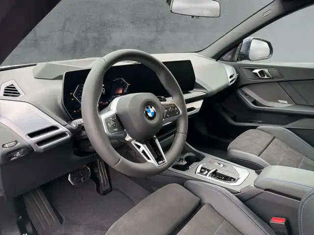BMW 2 Series view 9