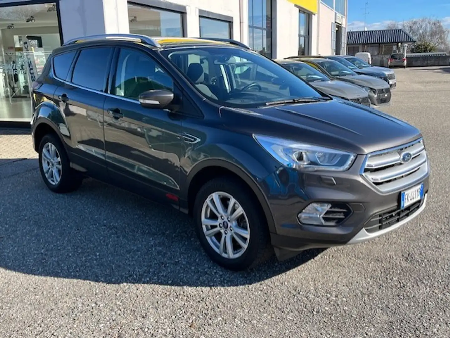 Ford Kuga Kuga 2.0 tdci Titanium AWD c.autom. Grau - 2