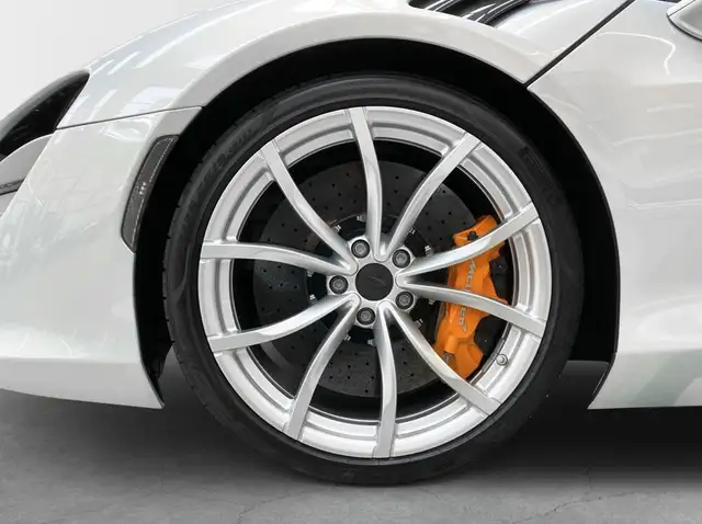 McLaren Artura Artura Spider / CF ext & int / B&W / PANO Ansicht 6