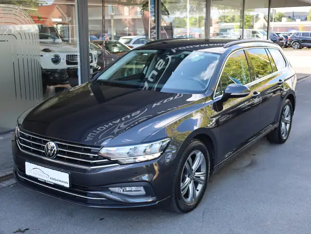 Volkswagen Passat view 5