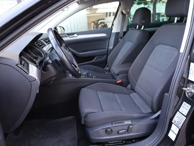 Volkswagen Passat view 15