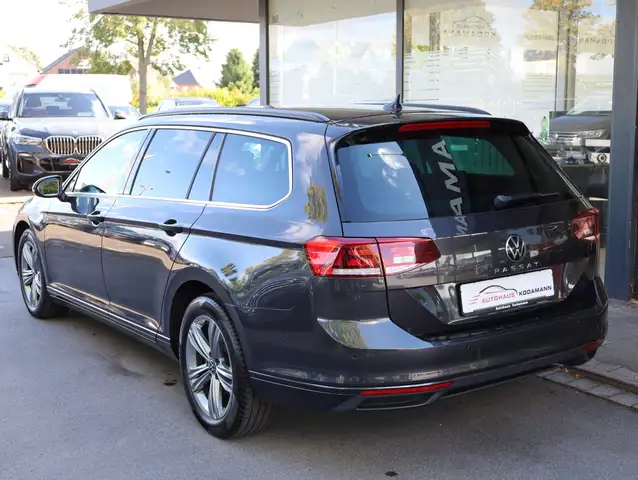 Volkswagen Passat view 7