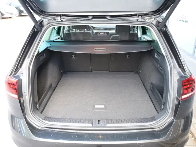 Volkswagen Passat view 13