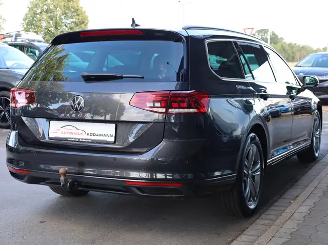 Volkswagen Passat view 12