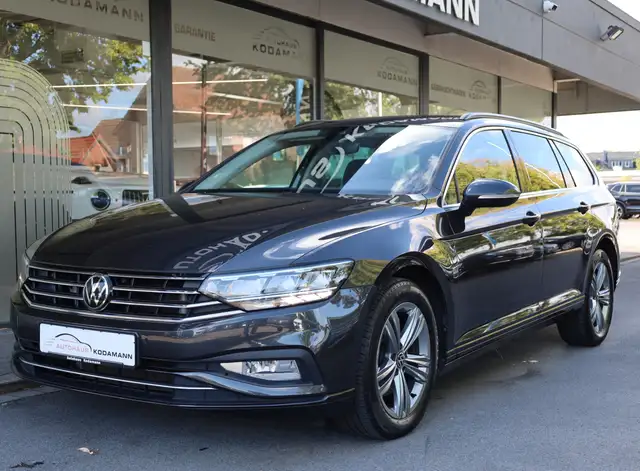 Volkswagen Passat view 6