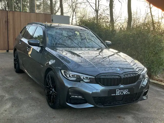 BMW 330 ea M-Pakket-Led-ACC-Cockpit Pro-Navi Prof-Cam-19"