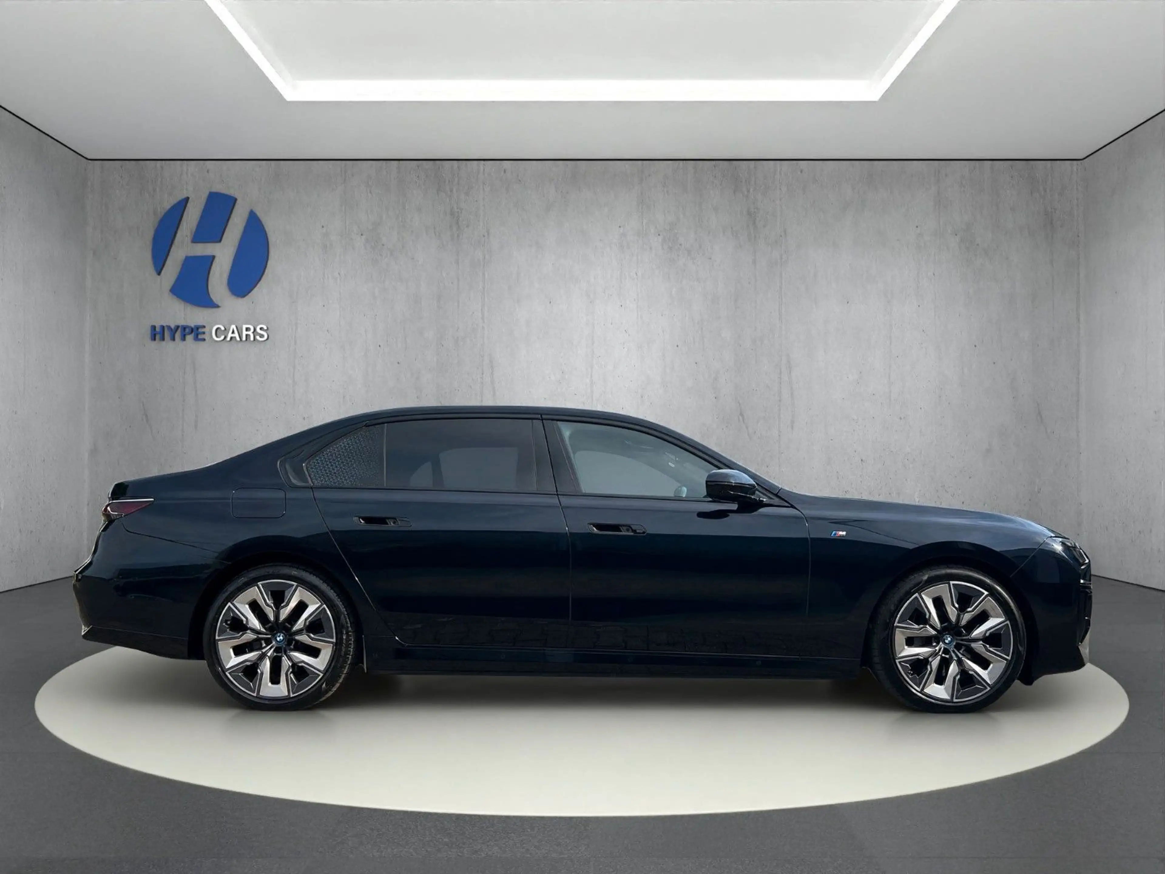 BMW i7 xD e60 M Sport PanoSky FOND TV 21Z AutomatikT — photo 7