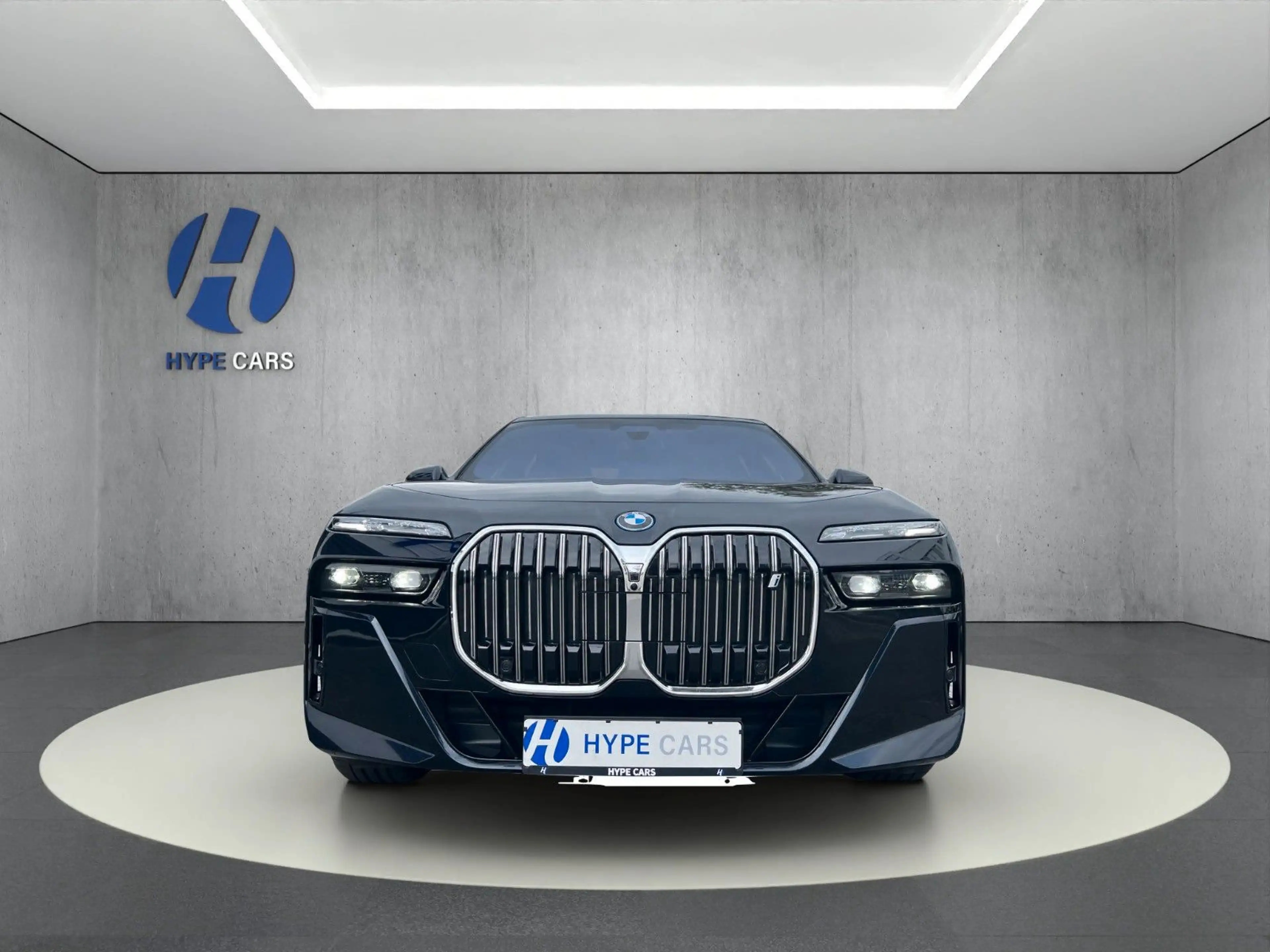 BMW i7 xD e60 M Sport PanoSky FOND TV 21Z AutomatikT — photo 2