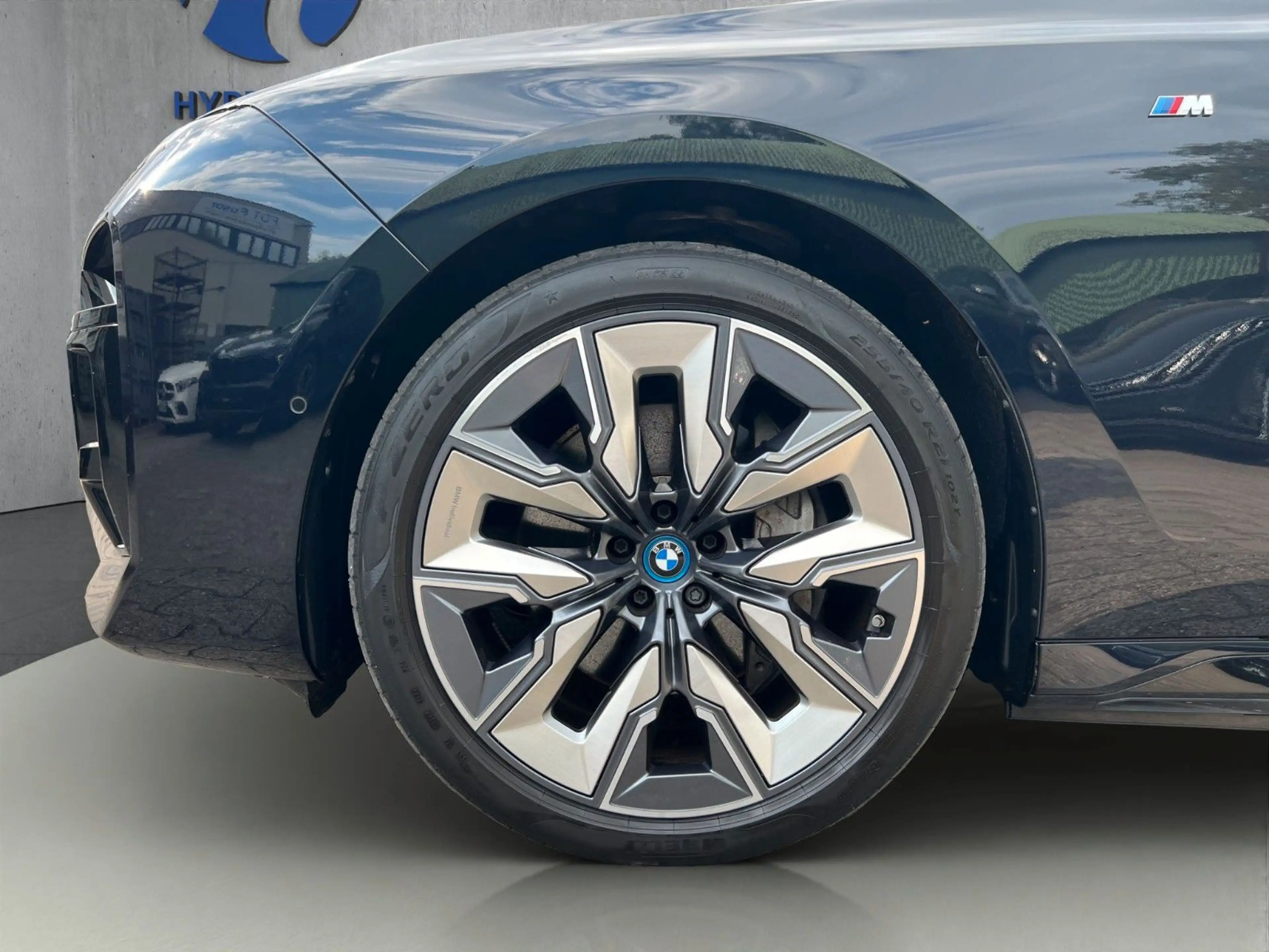 BMW i7 xD e60 M Sport PanoSky FOND TV 21Z AutomatikT — photo 10