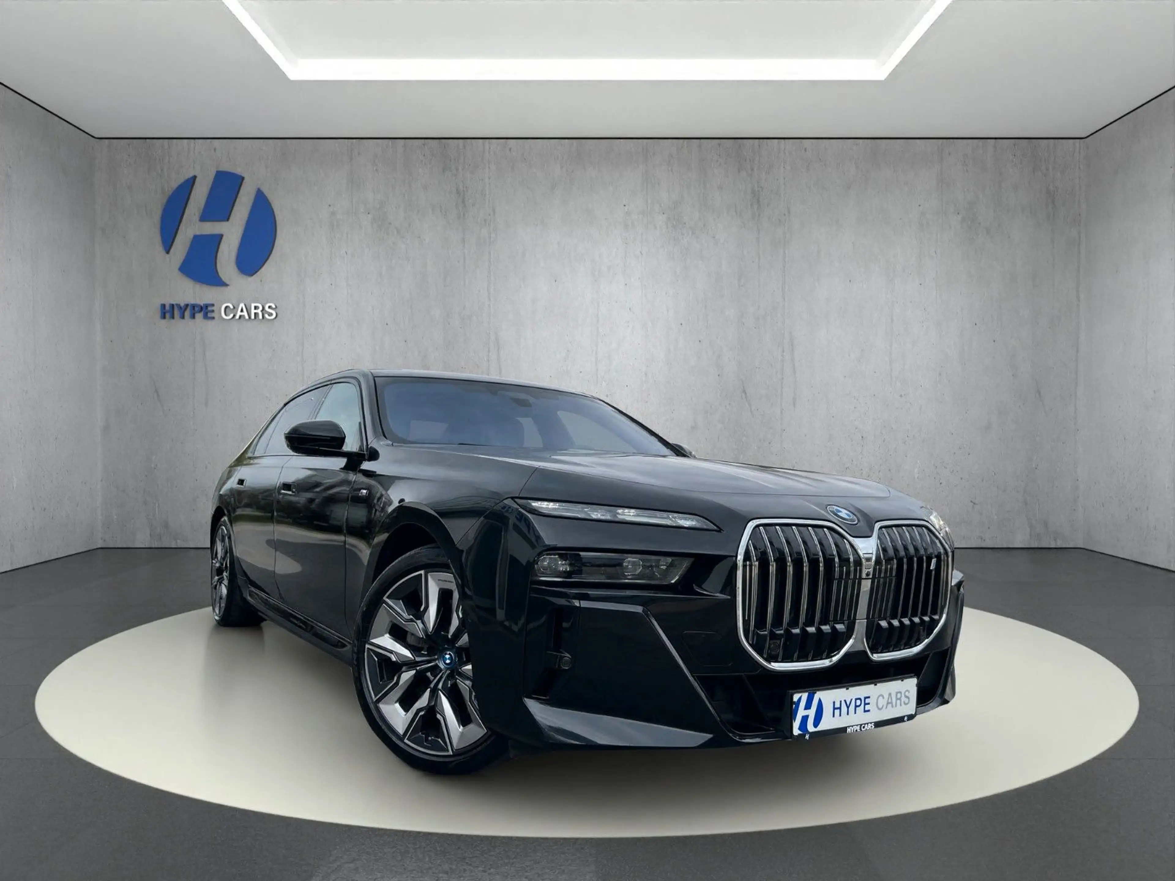 BMW i7 xD e60 M Sport PanoSky FOND TV 21Z AutomatikT — photo 3