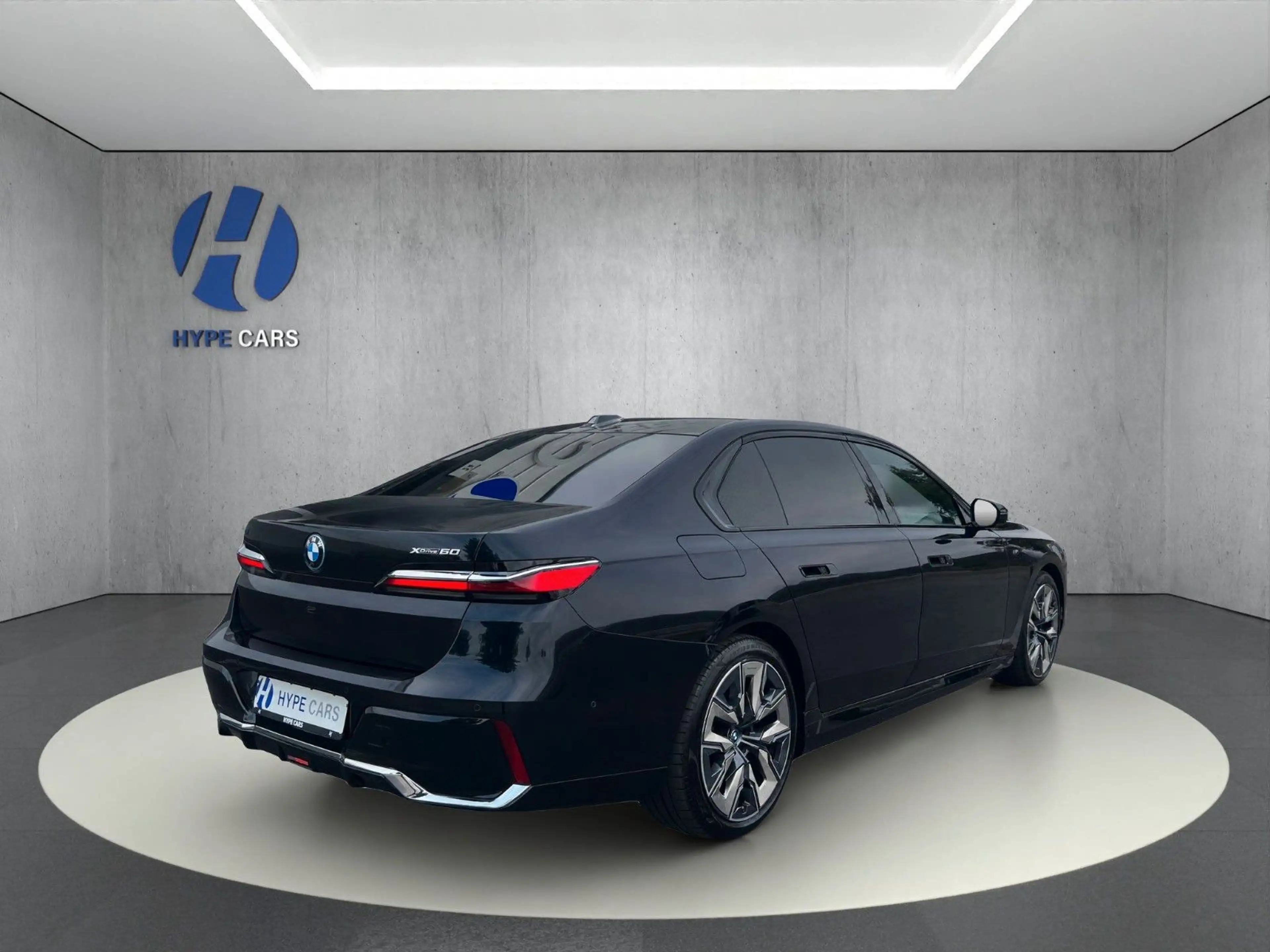 BMW i7 xD e60 M Sport PanoSky FOND TV 21Z AutomatikT — photo 4