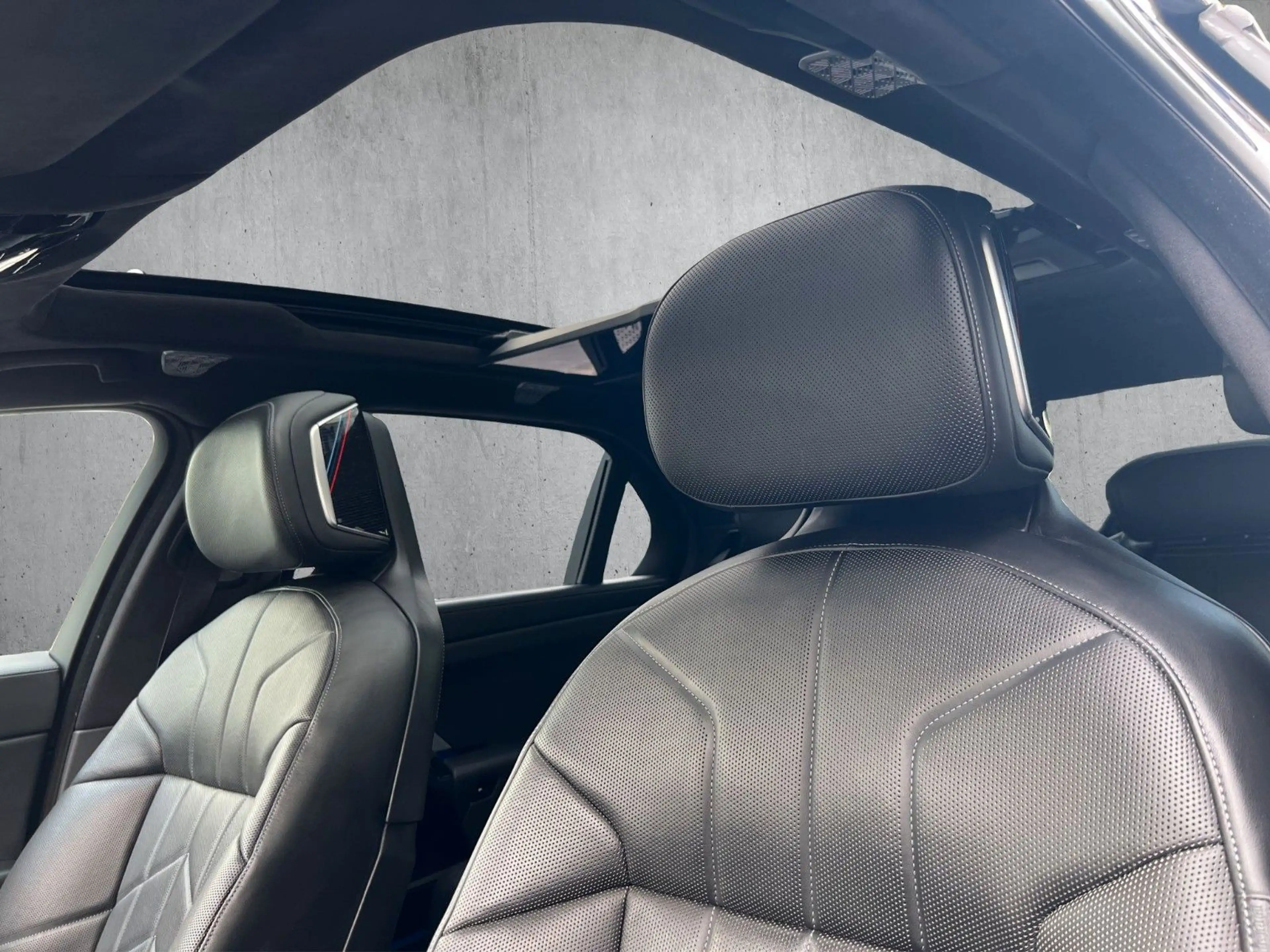 BMW i7 xD e60 M Sport PanoSky FOND TV 21Z AutomatikT — photo 11