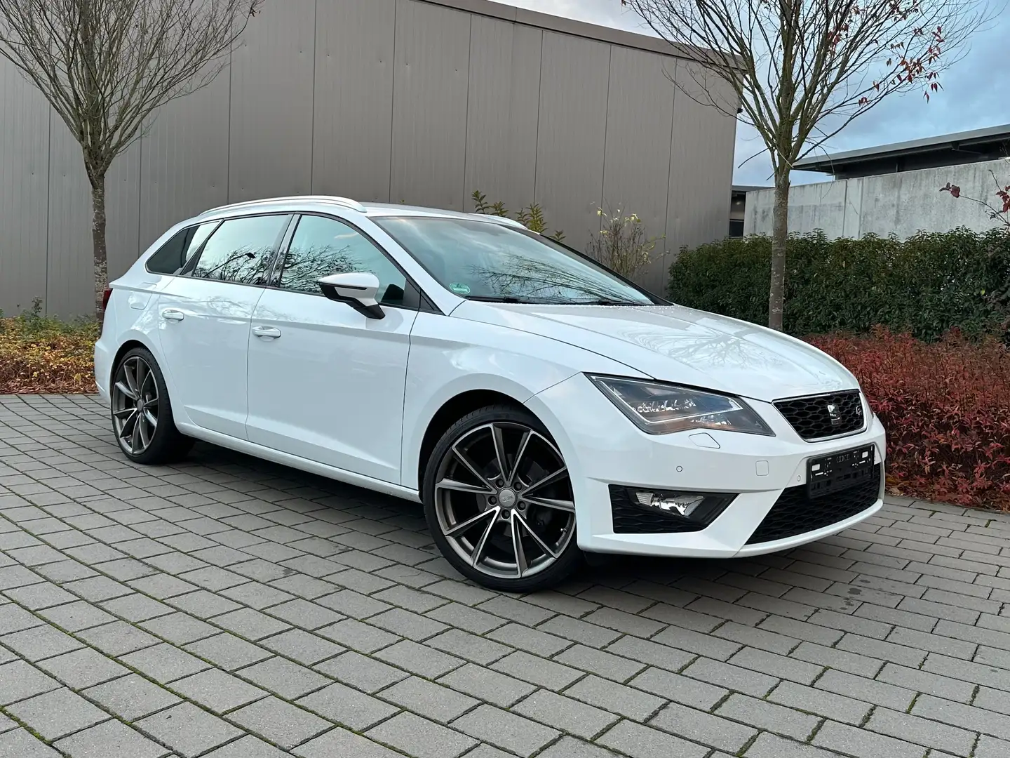 SEAT Leon FR ST/Tempomat/SZH/19 Zoll/Garantie Blanc - 2