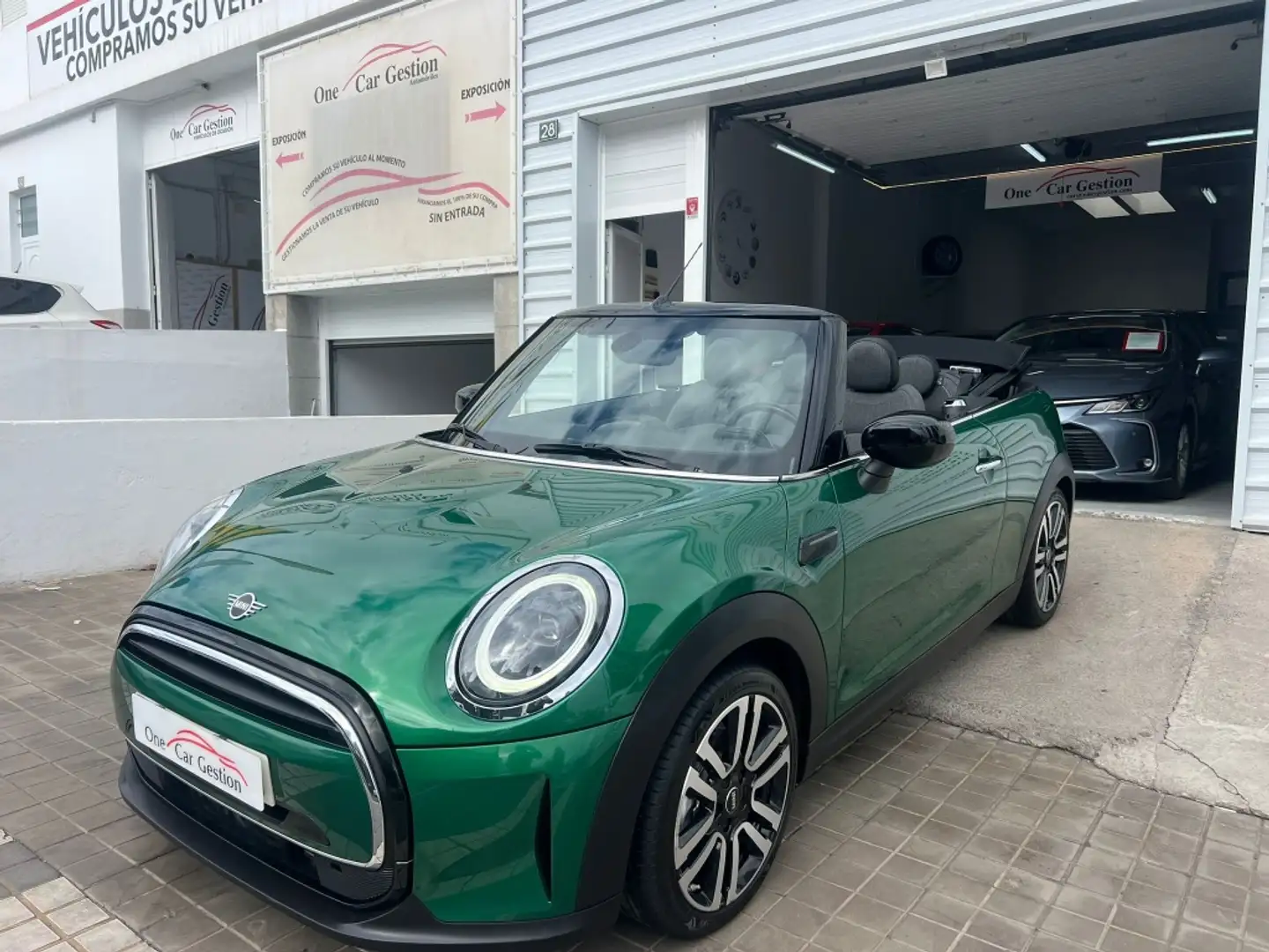 MINI Cooper Cabrio Aut. Verde - 1