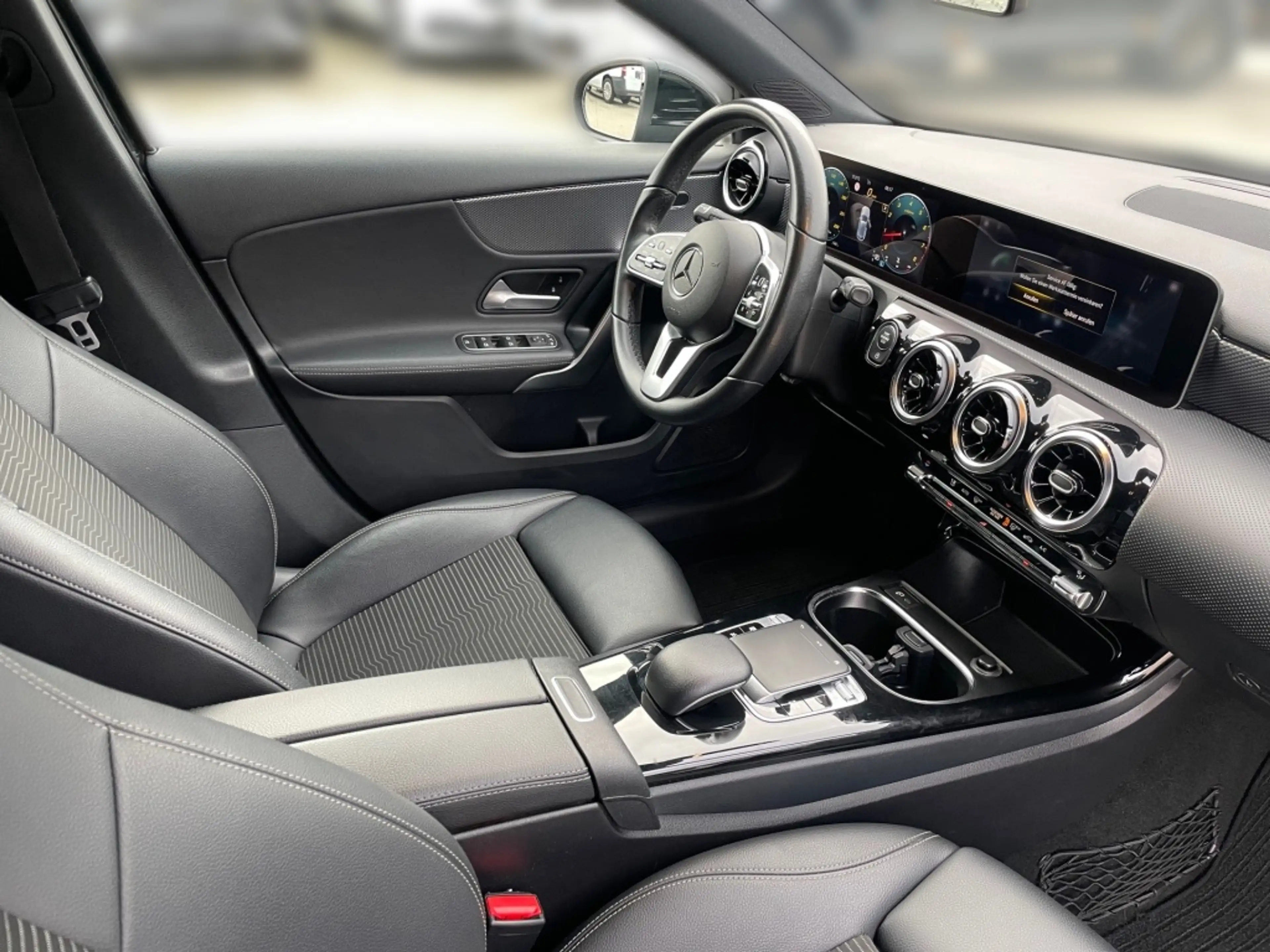 Mercedes-Benz A 250 4M PROGRESSIVE*LED*TEMPOMAT*PDC*SHZ*DAB* — photo 9