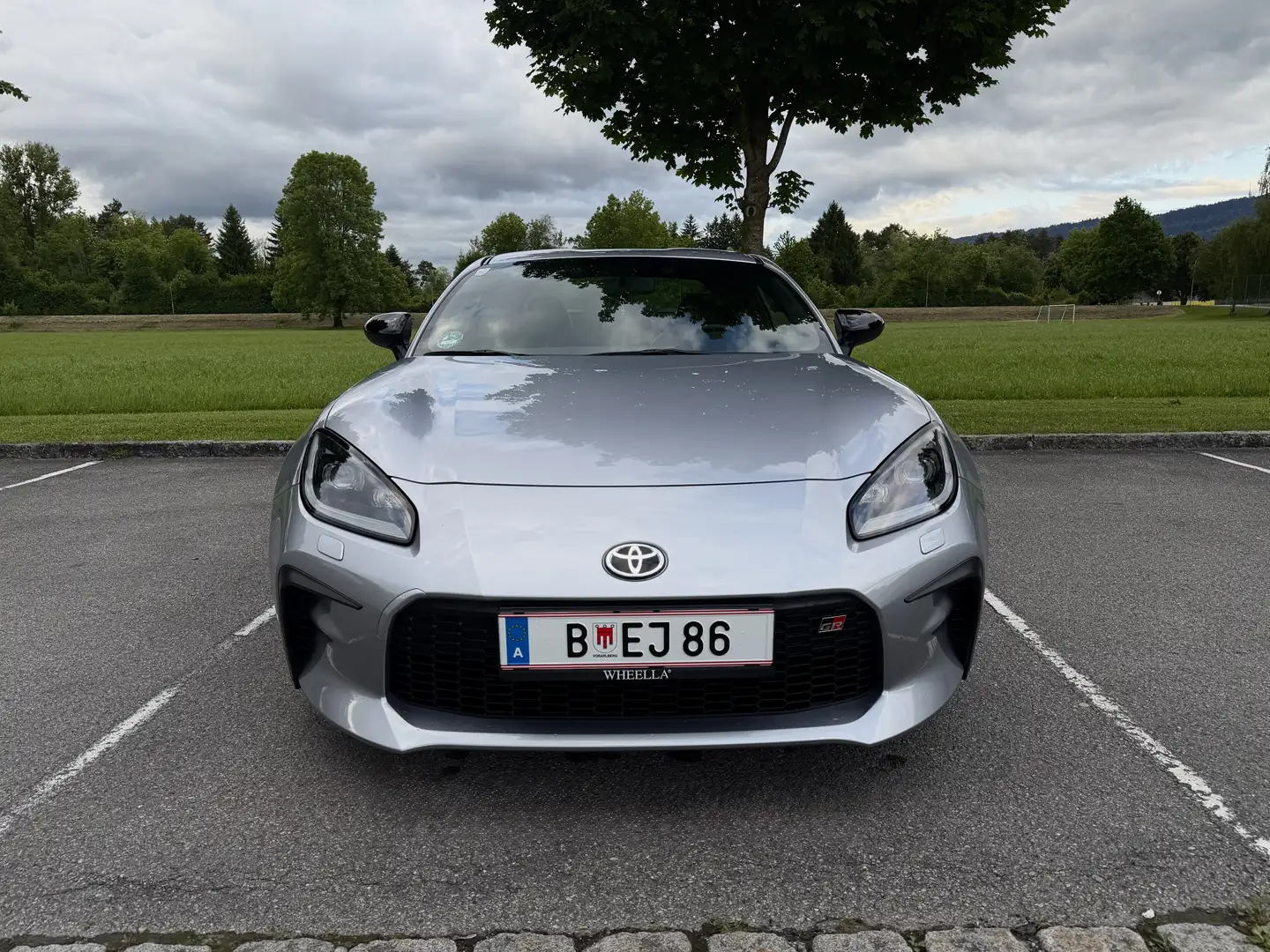 Toyota GR86 2,4 Boxer Aut. (Dringend!) Grau - 2