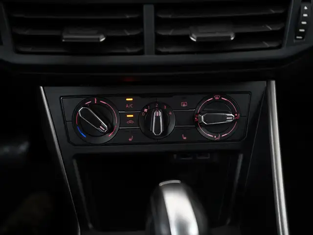Volkswagen Polo view 11