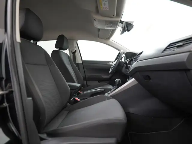 Volkswagen Polo view 3