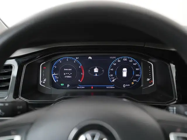 Volkswagen Polo view 8