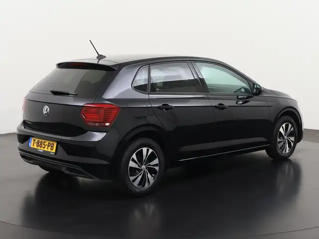Volkswagen Polo view 4