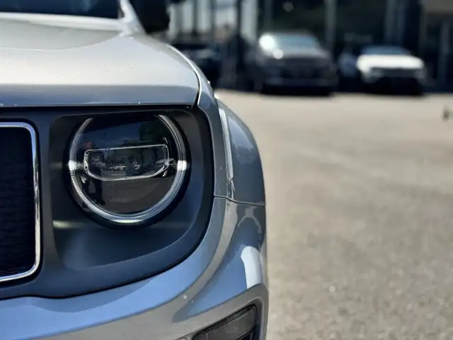 Jeep Renegade view 5
