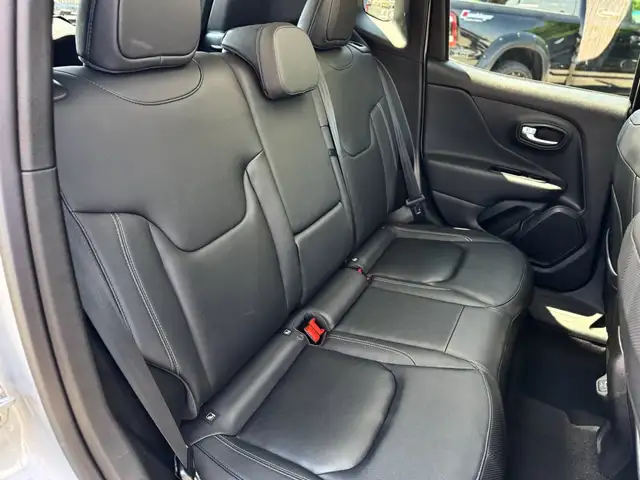 Jeep Renegade view 10