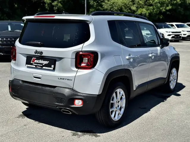 Jeep Renegade view 9