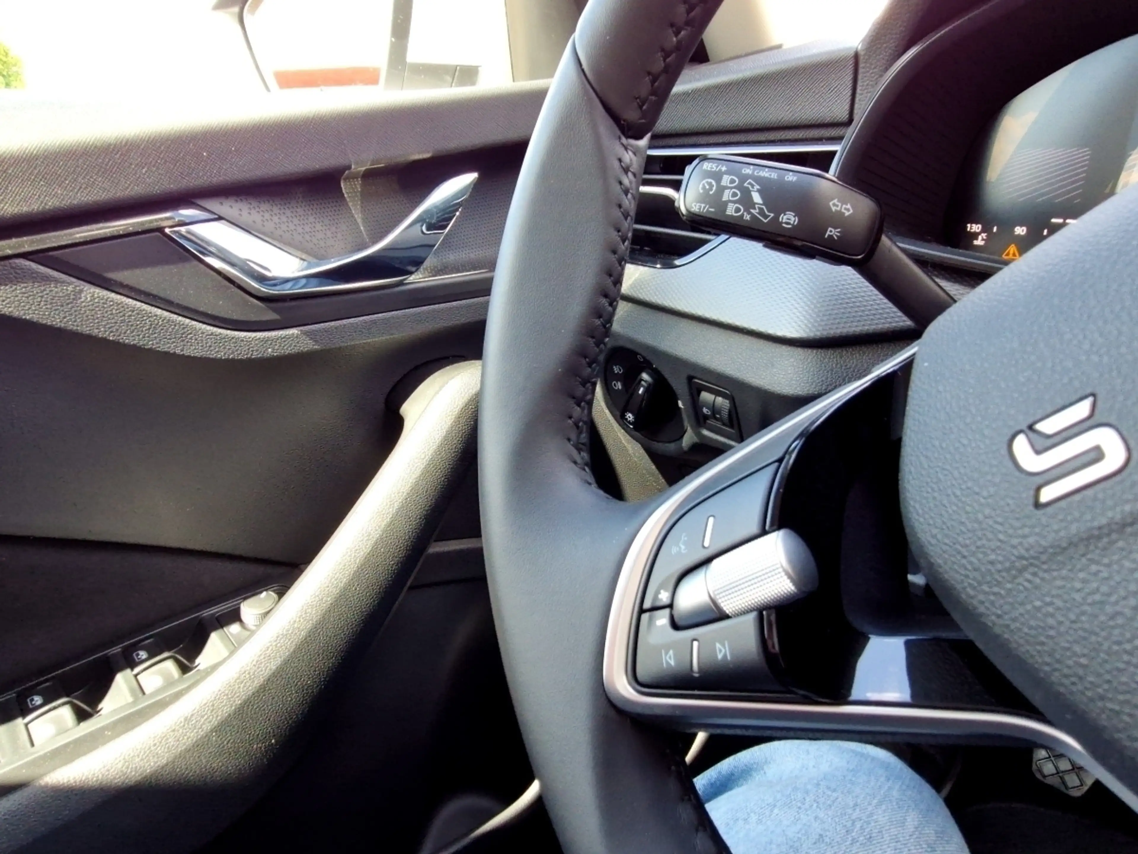 Skoda Kamiq 1.0 TSI Essence LED Klima Sitzheizung PDC — photo 13