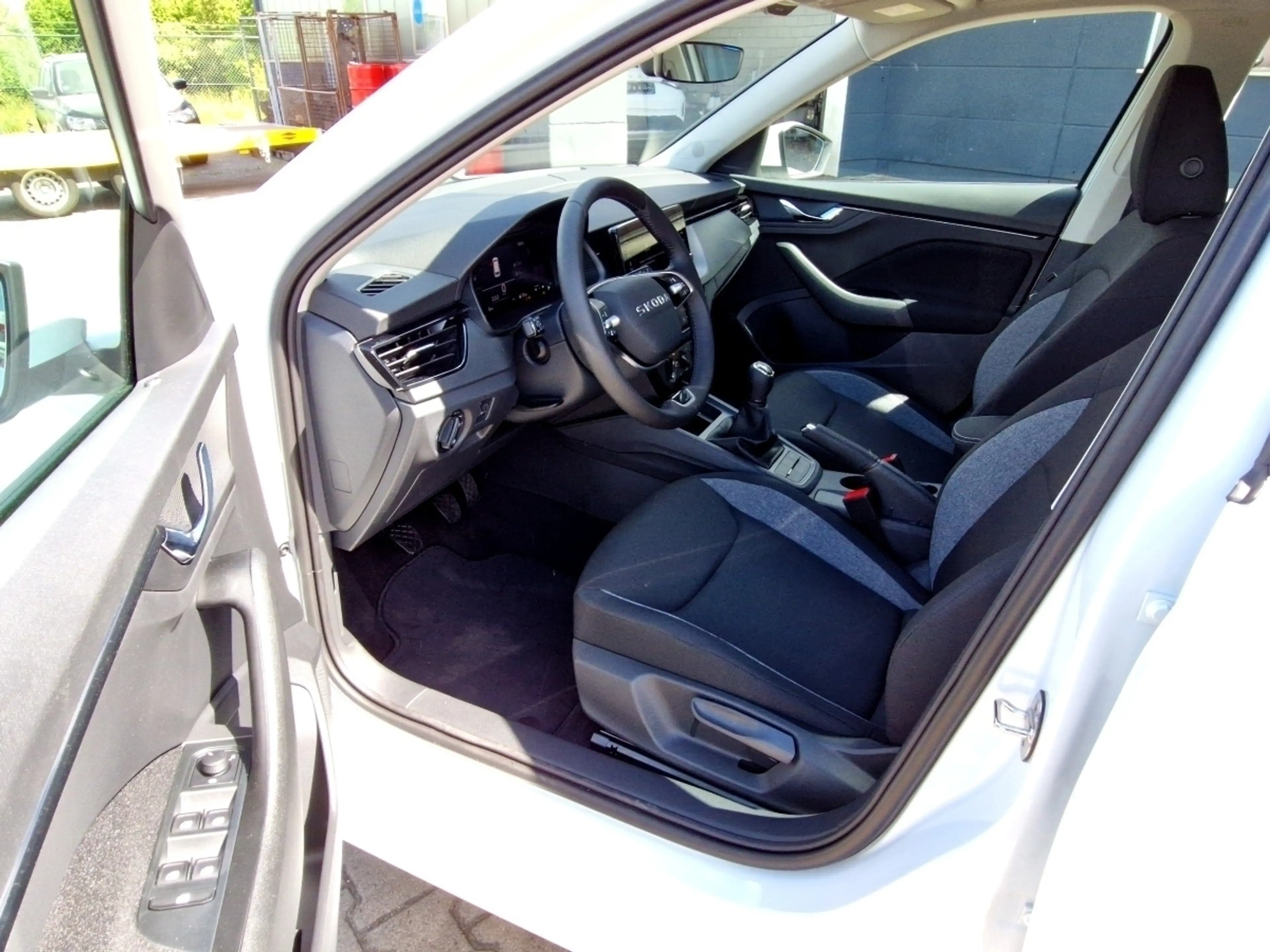 Skoda Kamiq 1.0 TSI Essence LED Klima Sitzheizung PDC — photo 7