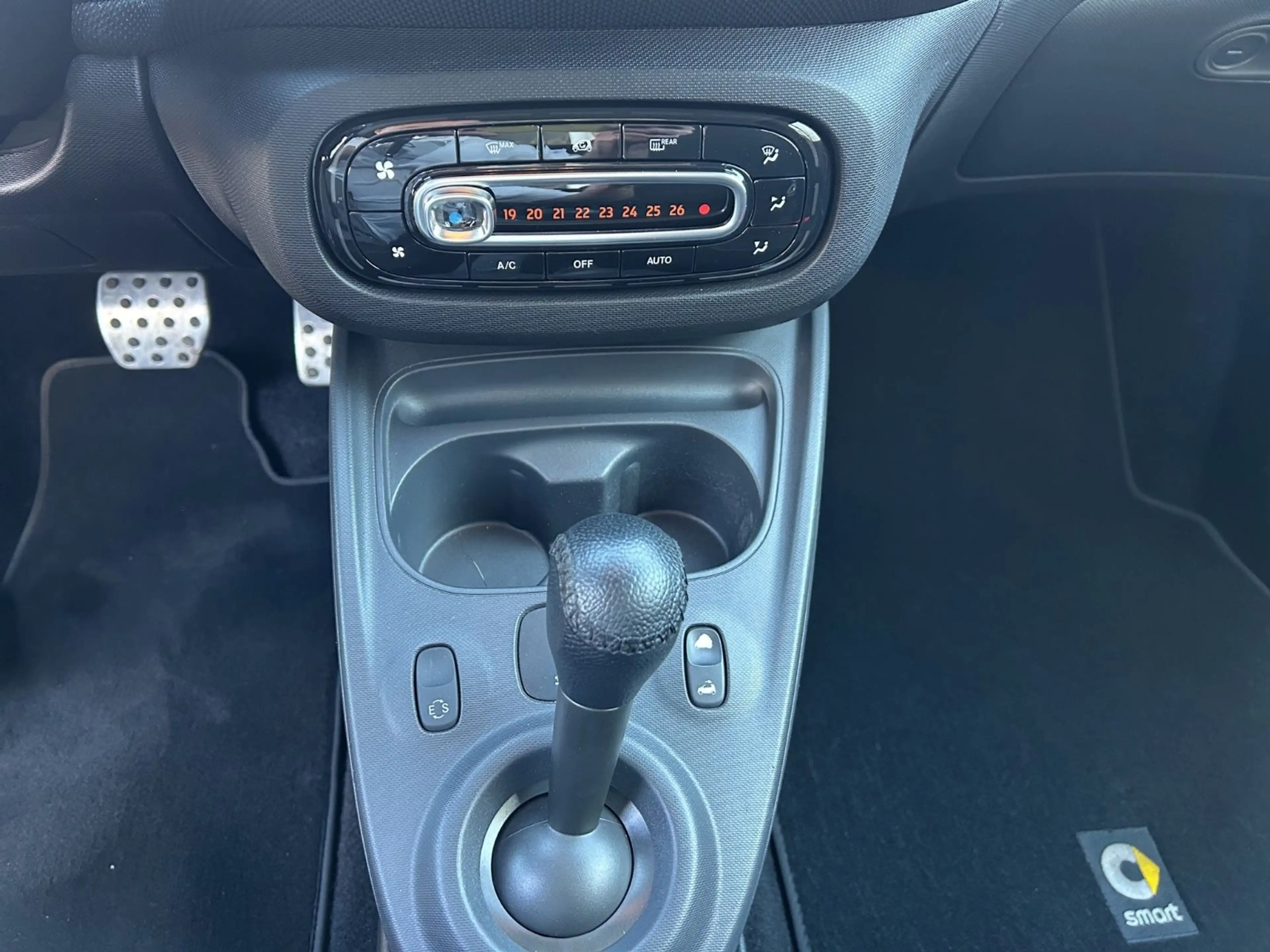 smart forTwo fortwo cabrio Basis 52 kW — photo 12
