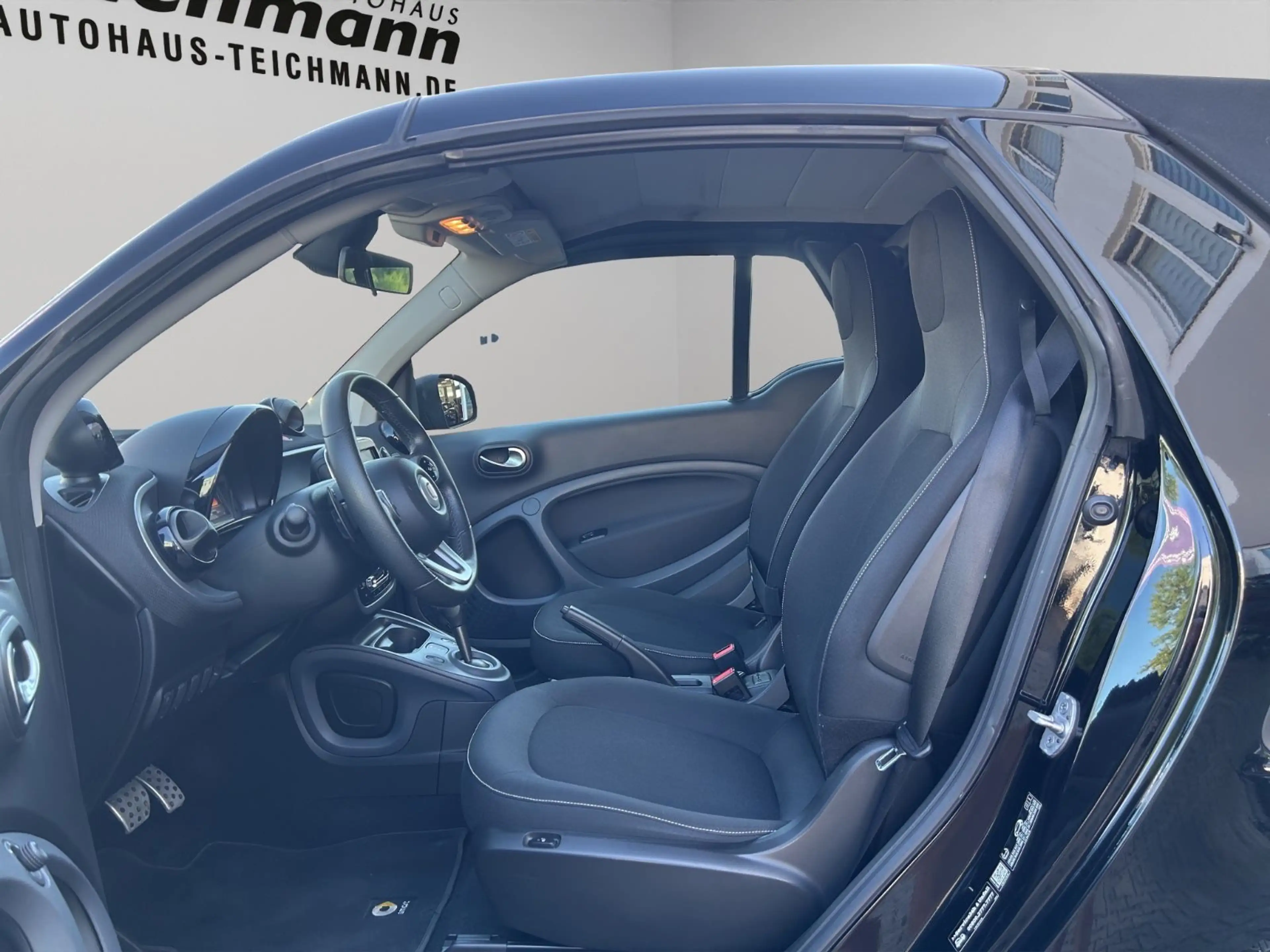 smart forTwo fortwo cabrio Basis 52 kW — photo 13