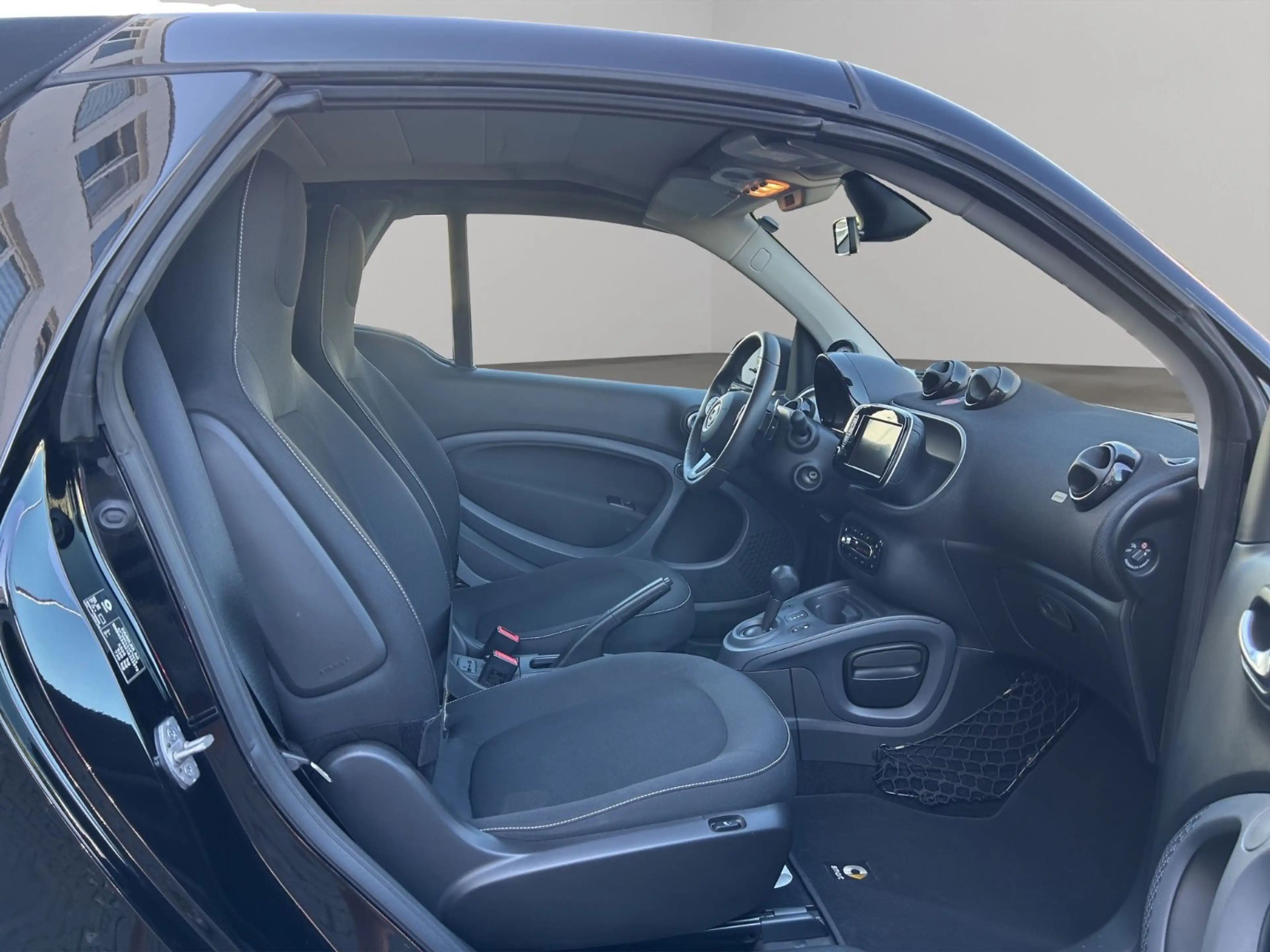 smart forTwo fortwo cabrio Basis 52 kW — photo 14