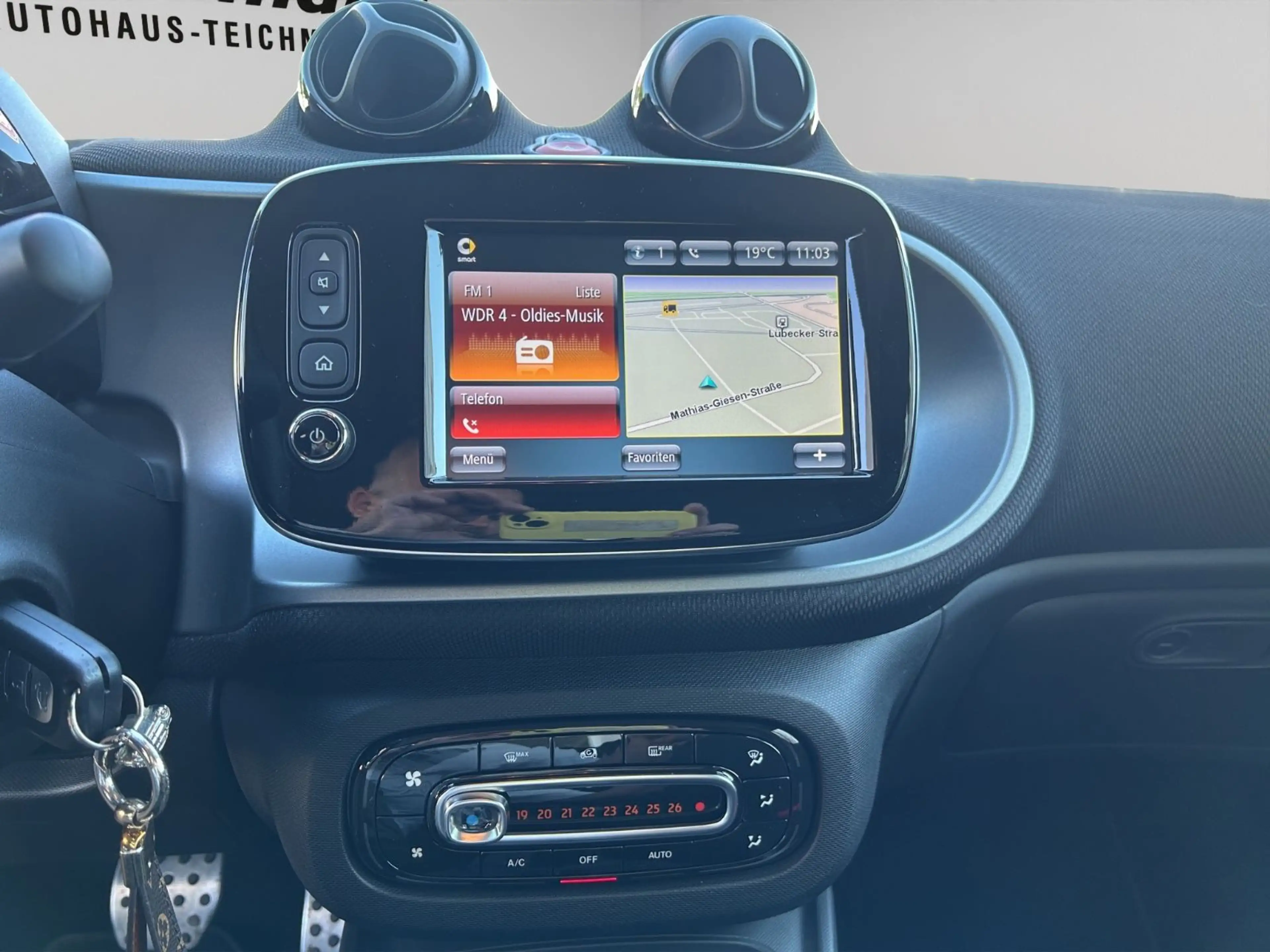 smart forTwo fortwo cabrio Basis 52 kW — photo 11