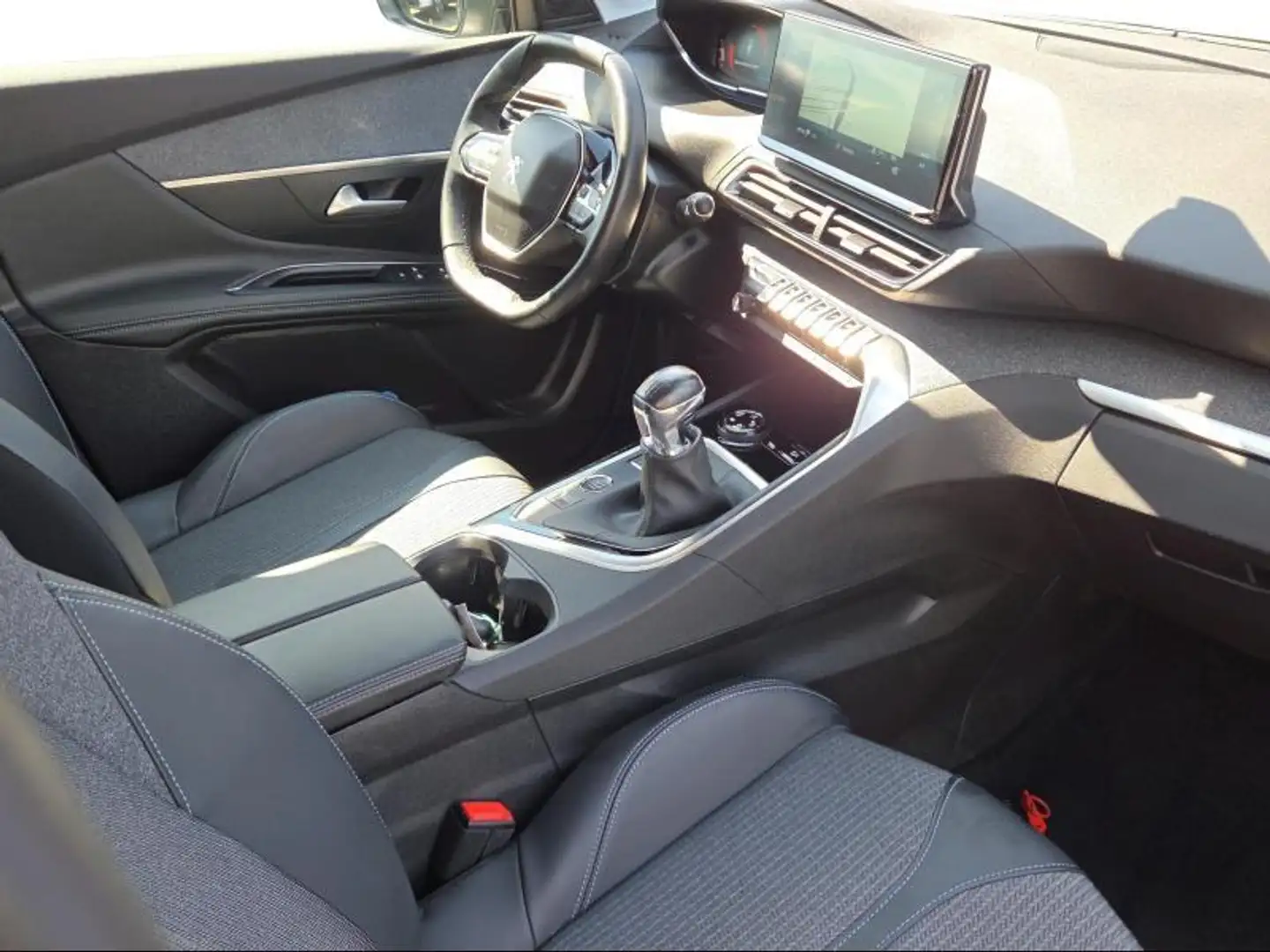 Peugeot 3008 Allure Pack 1.2i 130pk GPS |Camera | Carplay | LED Gris - 2