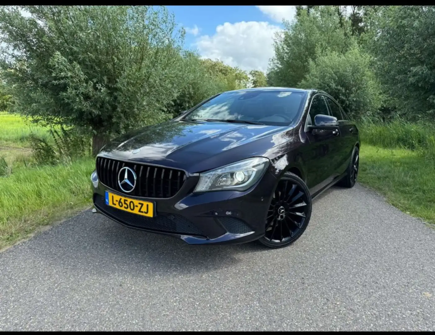 Mercedes-Benz CLA 200 Prestige Paars - 1