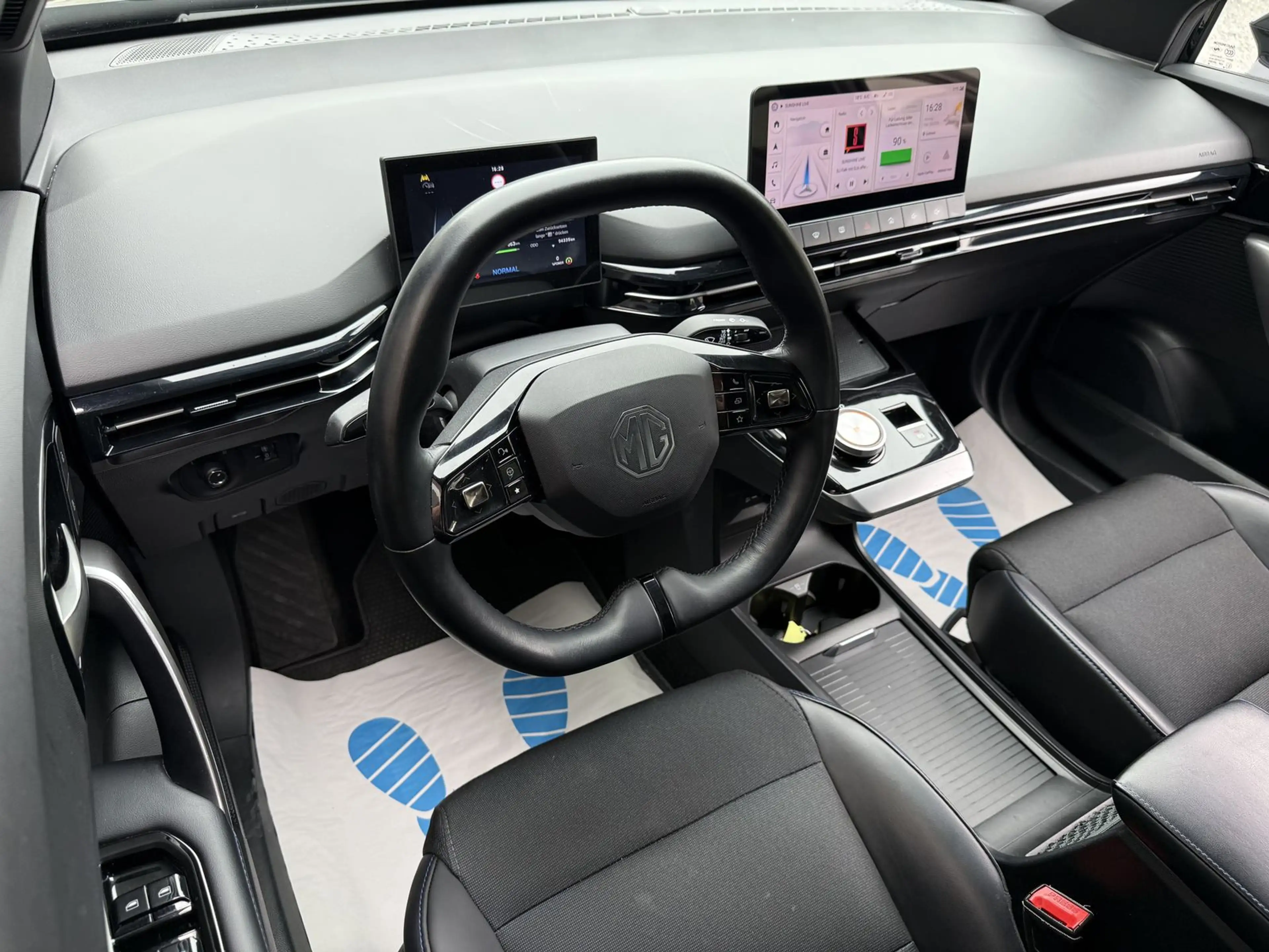 MG MG4 Electric Luxury*CARPLAY*360°*ACC*LANE*MwSt.* — photo 5