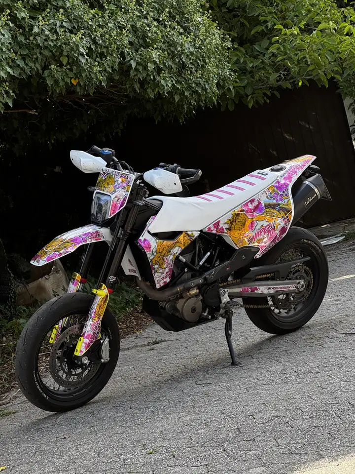 Husqvarna 701 Supermoto