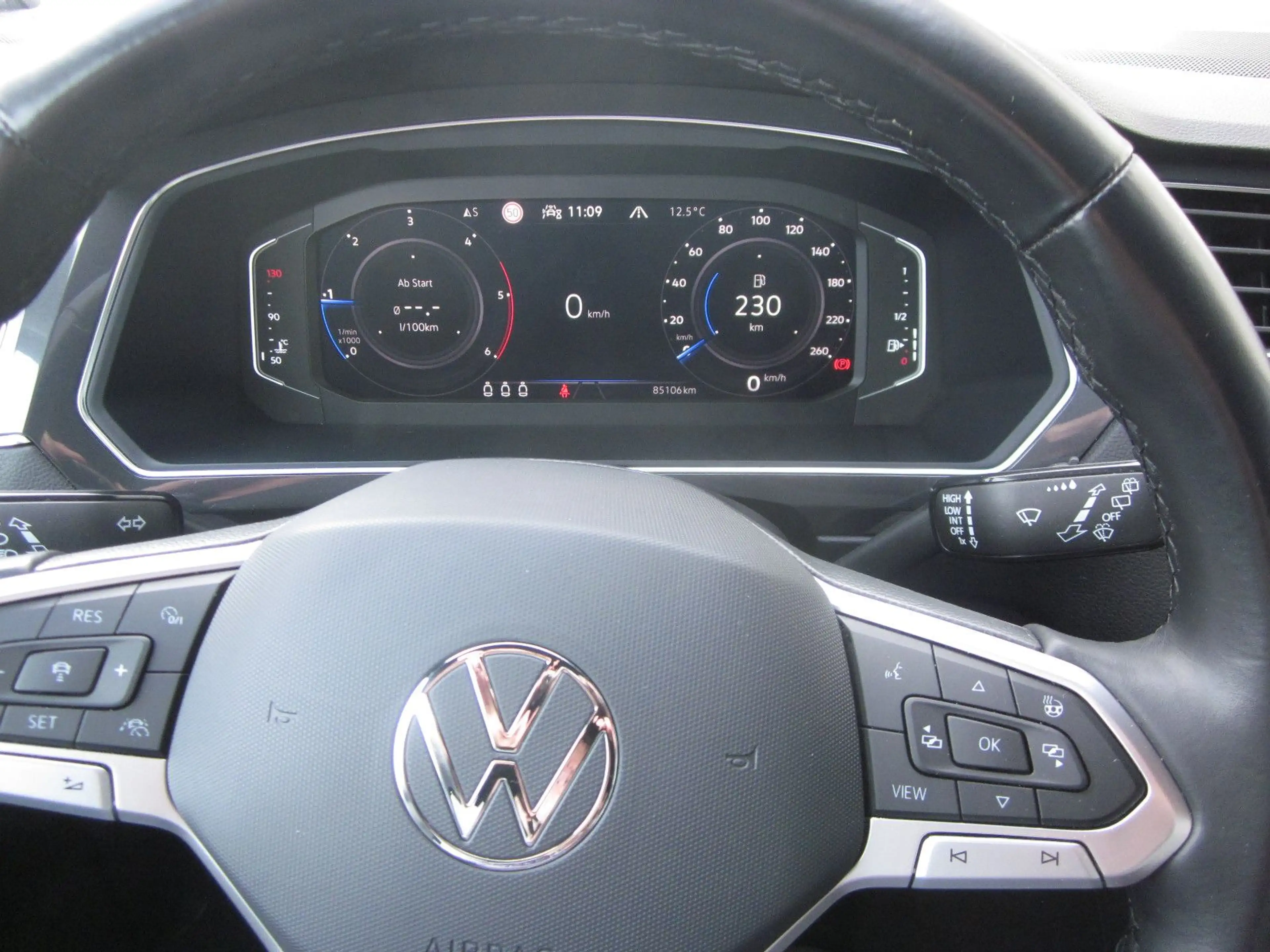 Volkswagen Tiguan Allspace +19"+AHK+MATRIX+SOUND+NAVI+SHZ — photo 17