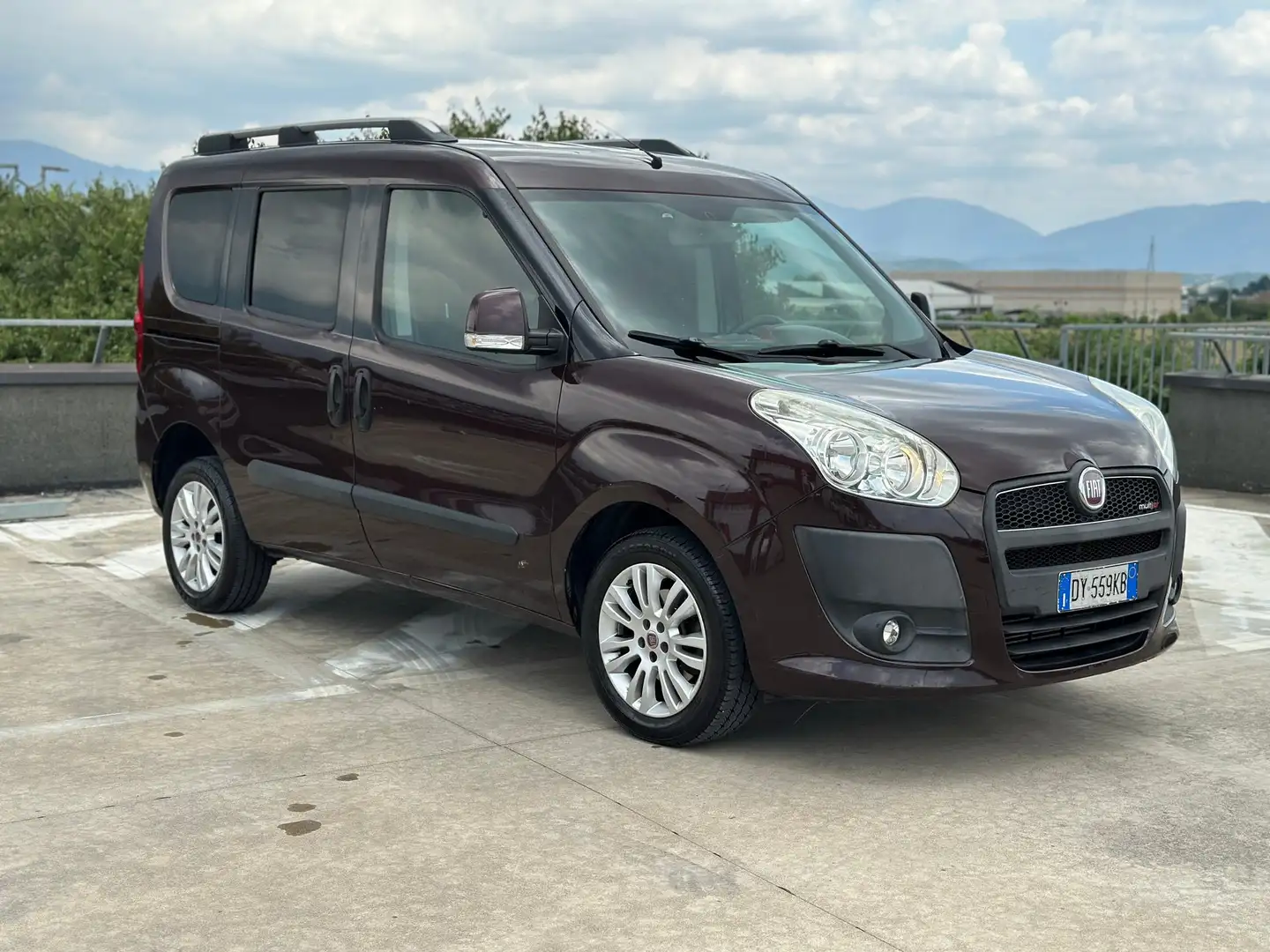 Fiat Doblo 1.6 Diesel, 5 posti, Gomme e Distribuzione Buoni Nero - 2