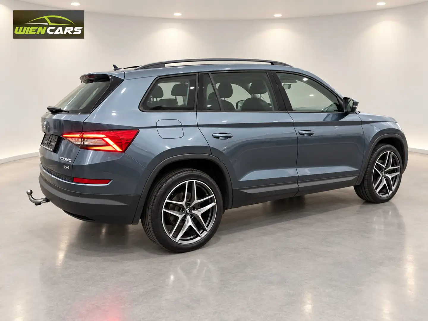 Skoda Kodiaq 2.0 TDI SCR DSG 4x4 Active*7-SItzer*PDC* Grau - 2