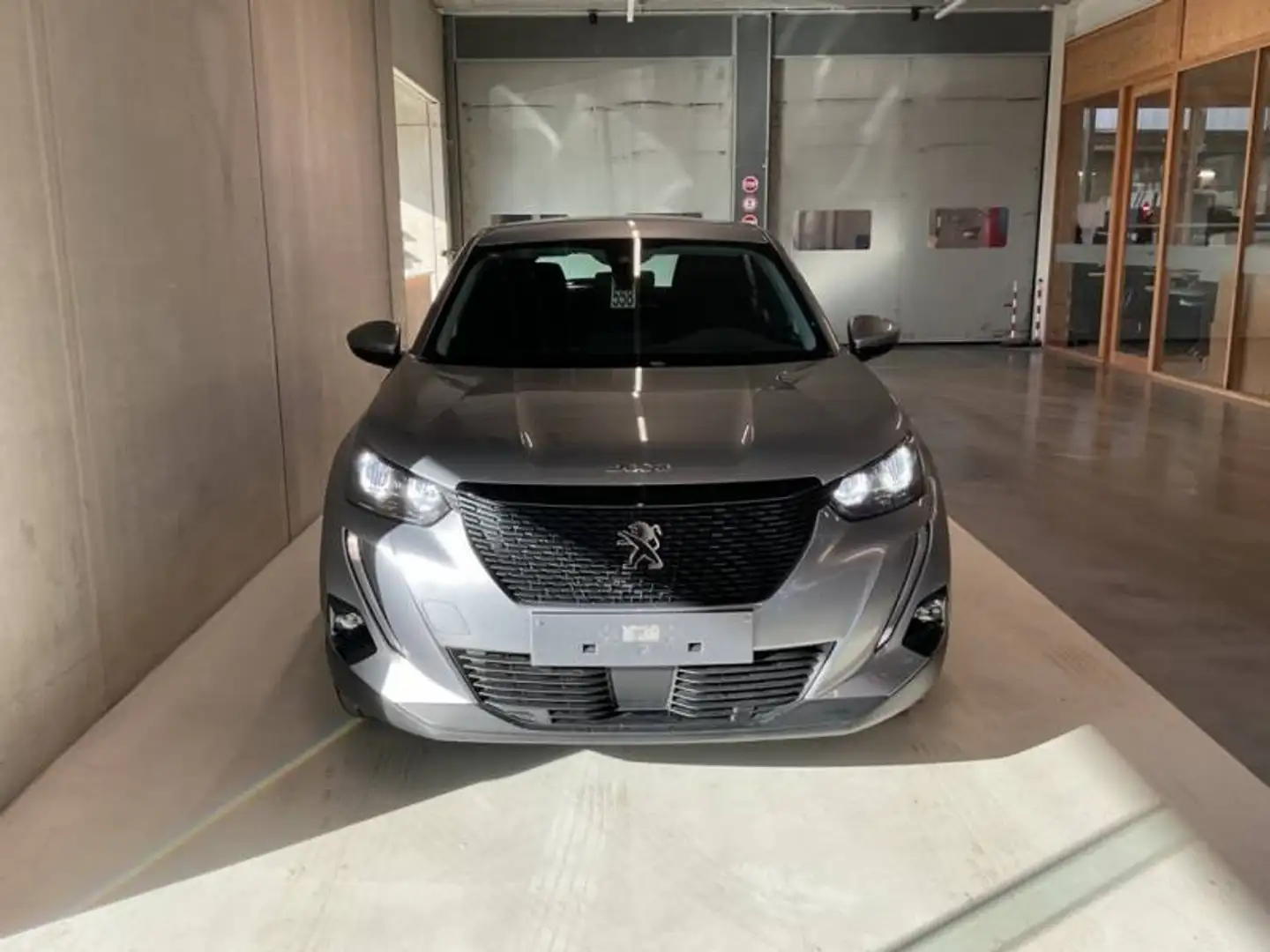 Peugeot 2008 2 1.2 Puretech 96kW S&S Active Grijs - 2