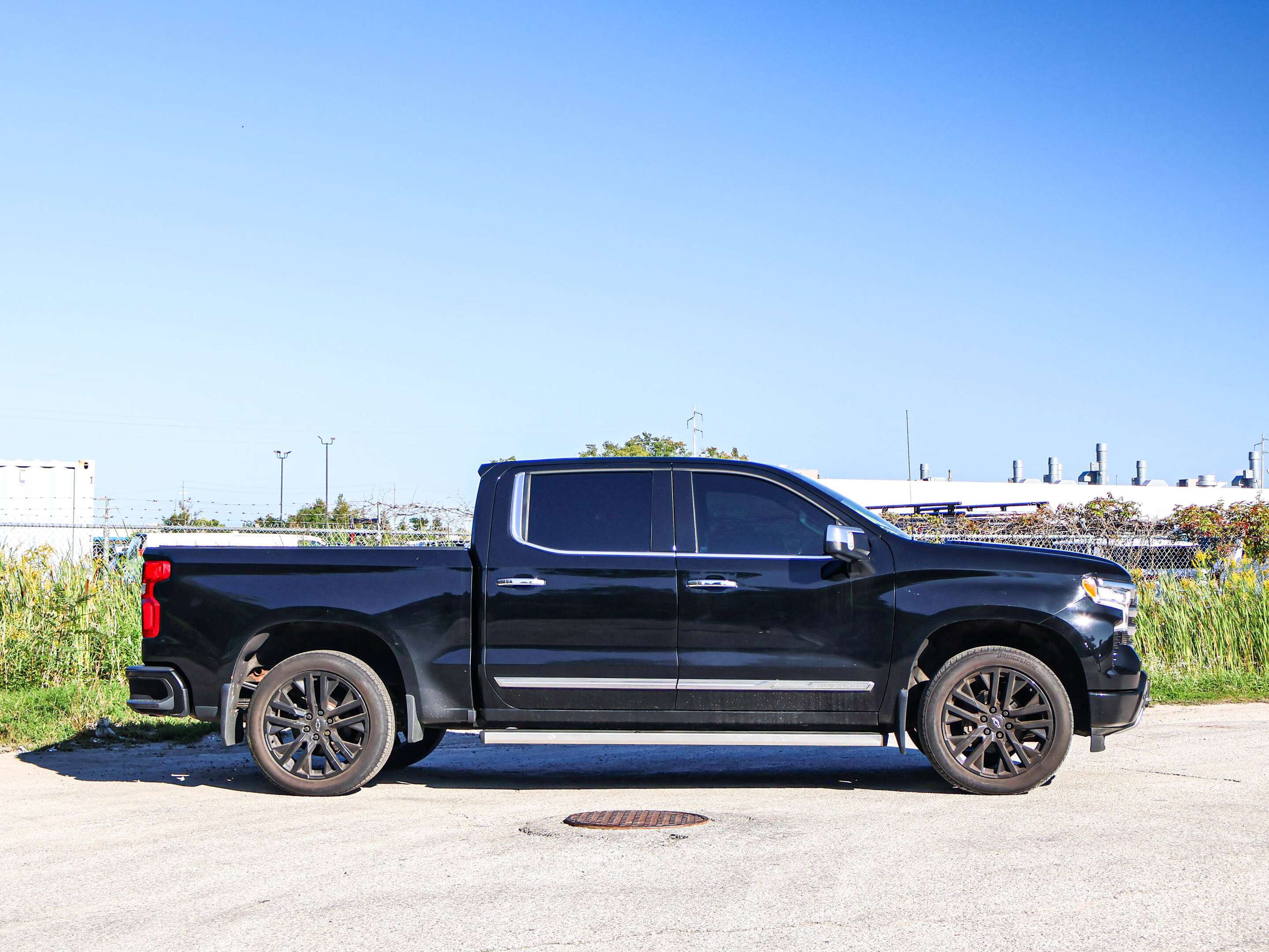 2023 Chevrolet Silverado 1500 High Country- Sunroof - Heated/Vented Seats — снимка 1