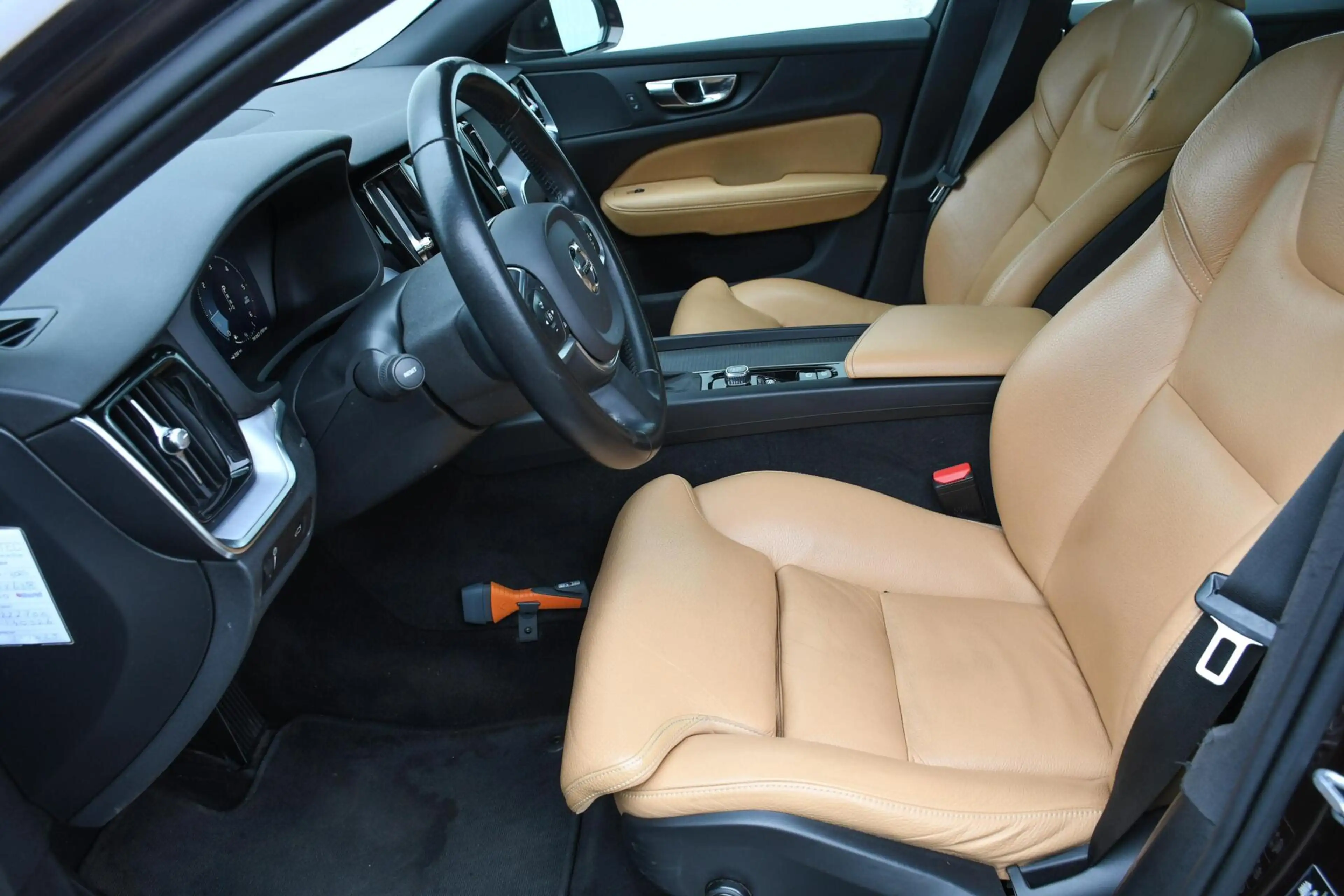 Volvo V60 2.0 D4 Inscription Pano Leer Led Trekhaak CarPlay — photo 13