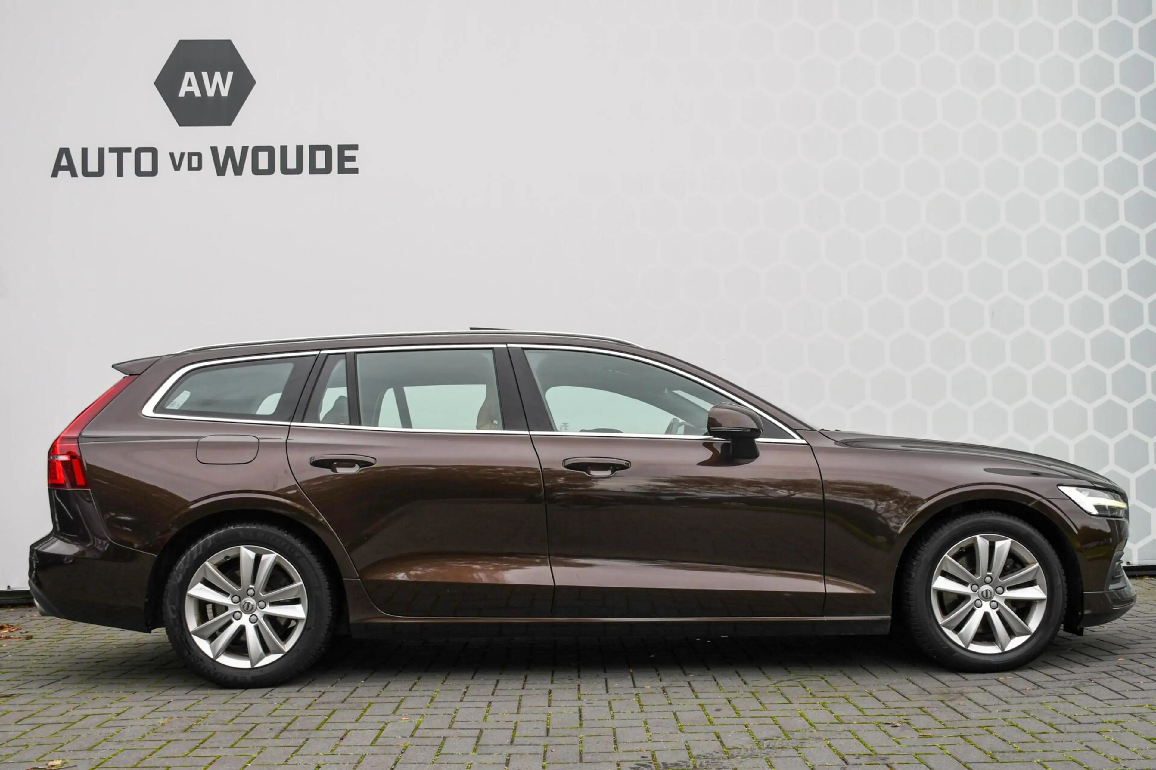 Volvo V60 2.0 D4 Inscription Pano Leer Led Trekhaak CarPlay — photo 42