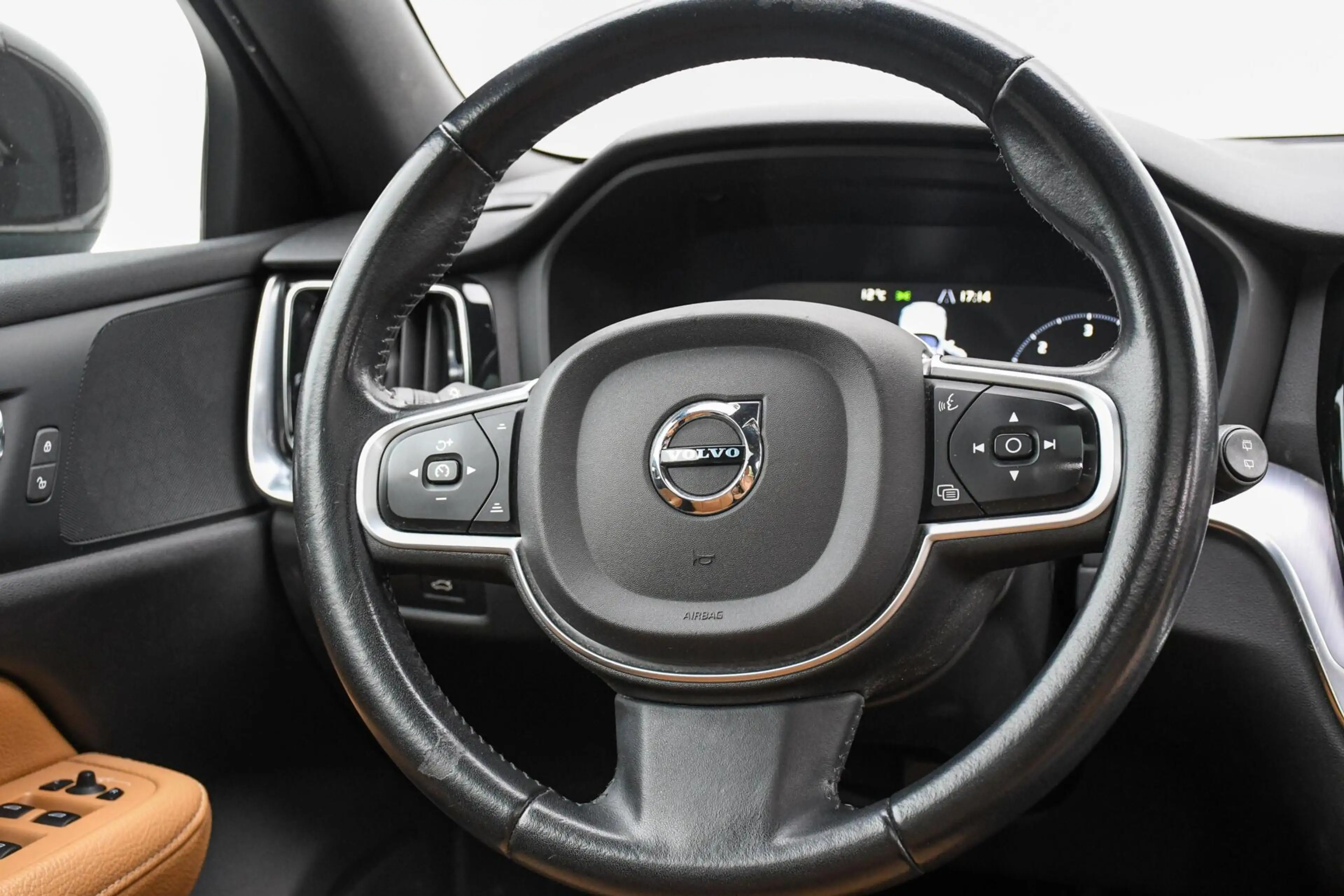 Volvo V60 2.0 D4 Inscription Pano Leer Led Trekhaak CarPlay — photo 6