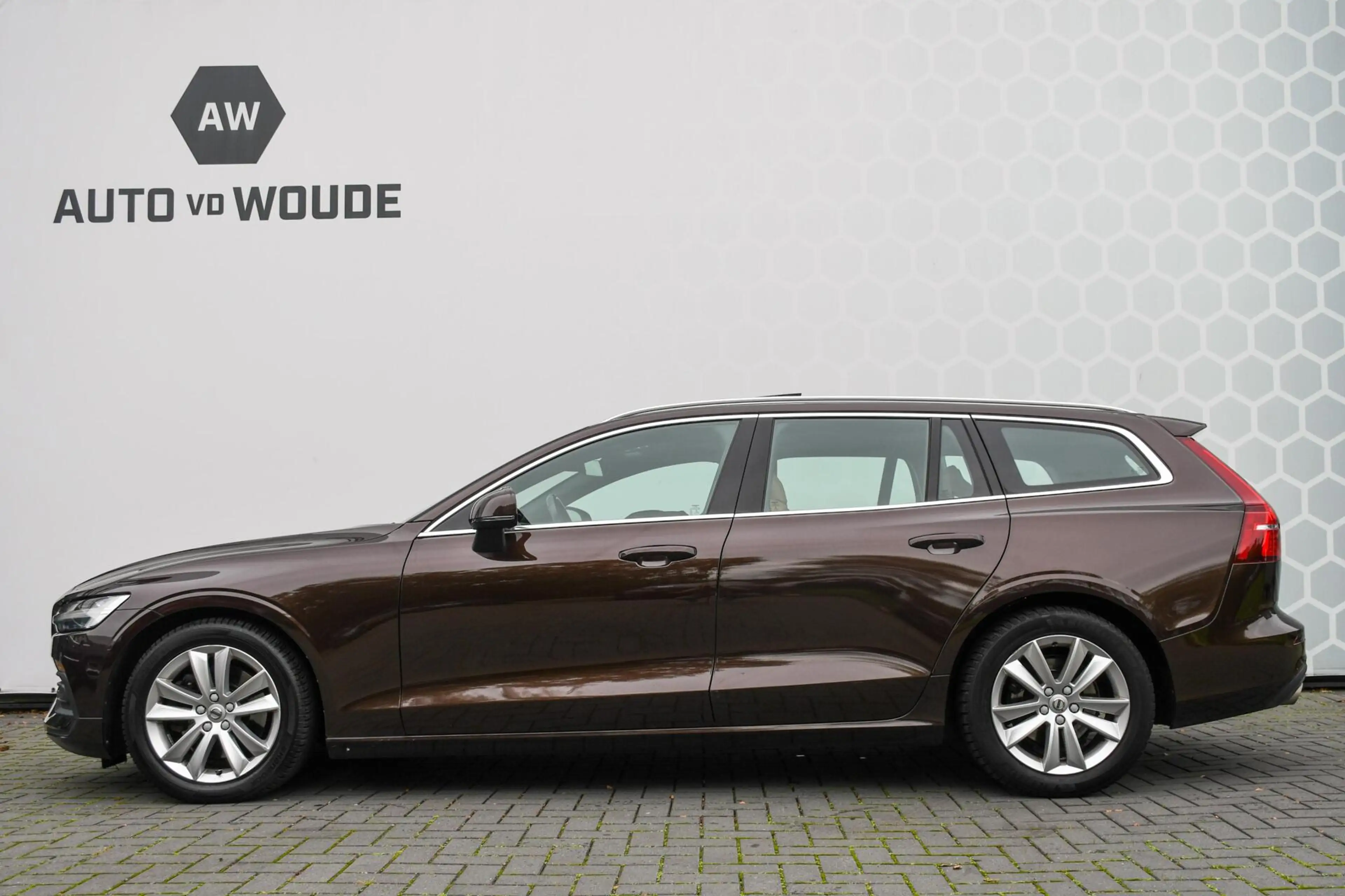 Volvo V60 2.0 D4 Inscription Pano Leer Led Trekhaak CarPlay — photo 38