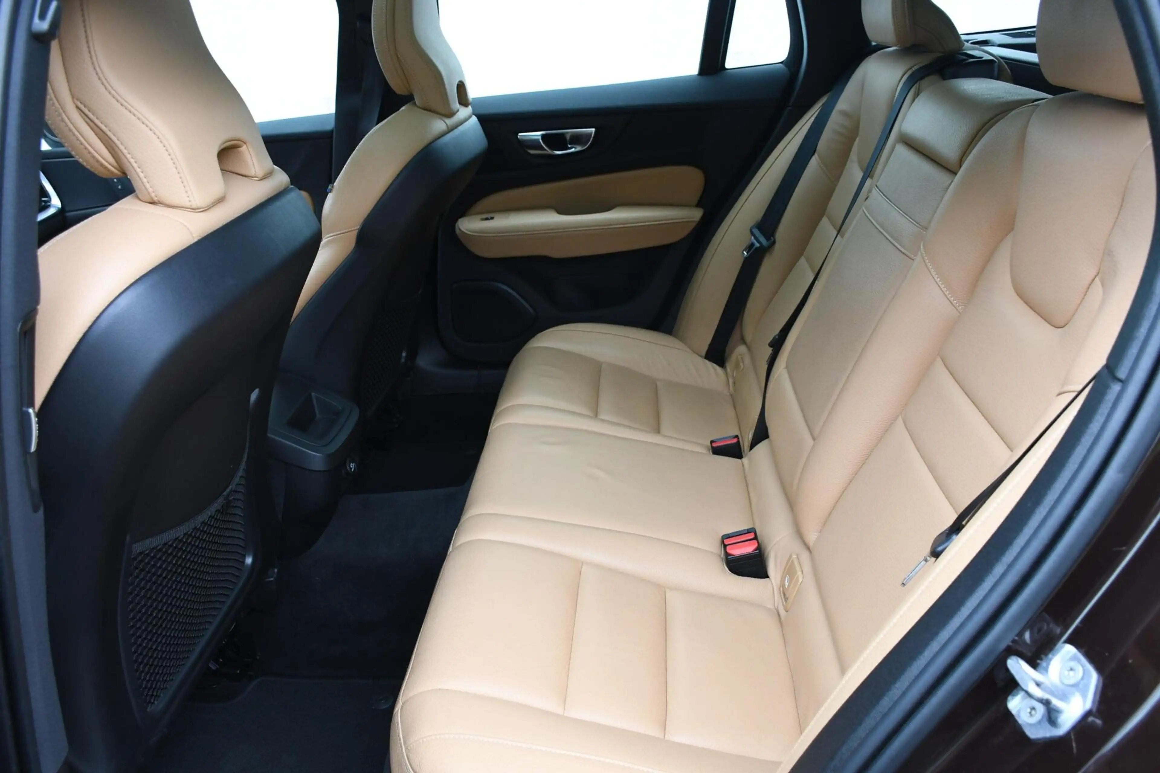 Volvo V60 2.0 D4 Inscription Pano Leer Led Trekhaak CarPlay — photo 16