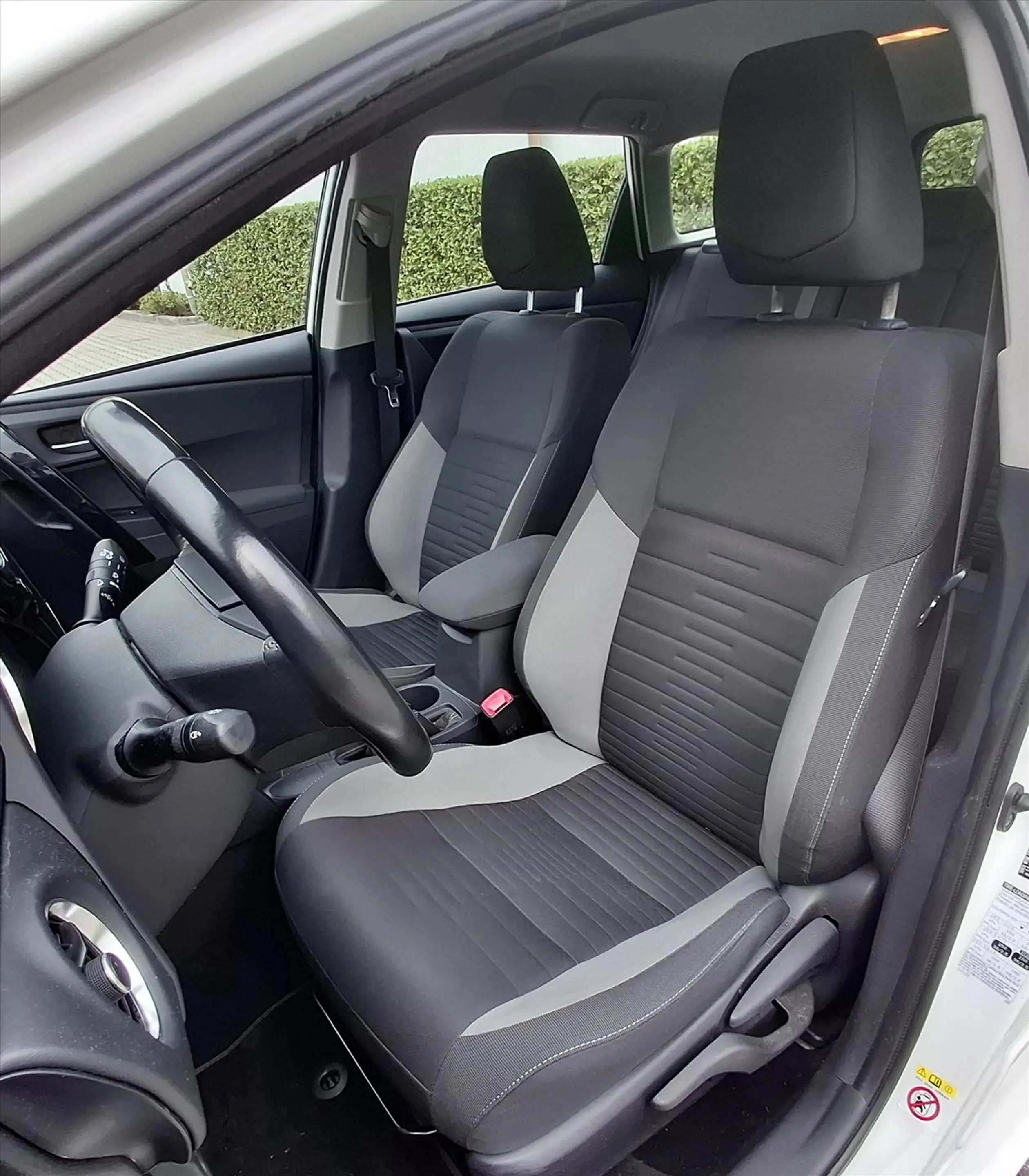 Toyota Auris 1.8 Hybrid 136pk Aut Dynamic Camera/Clima — photo 9