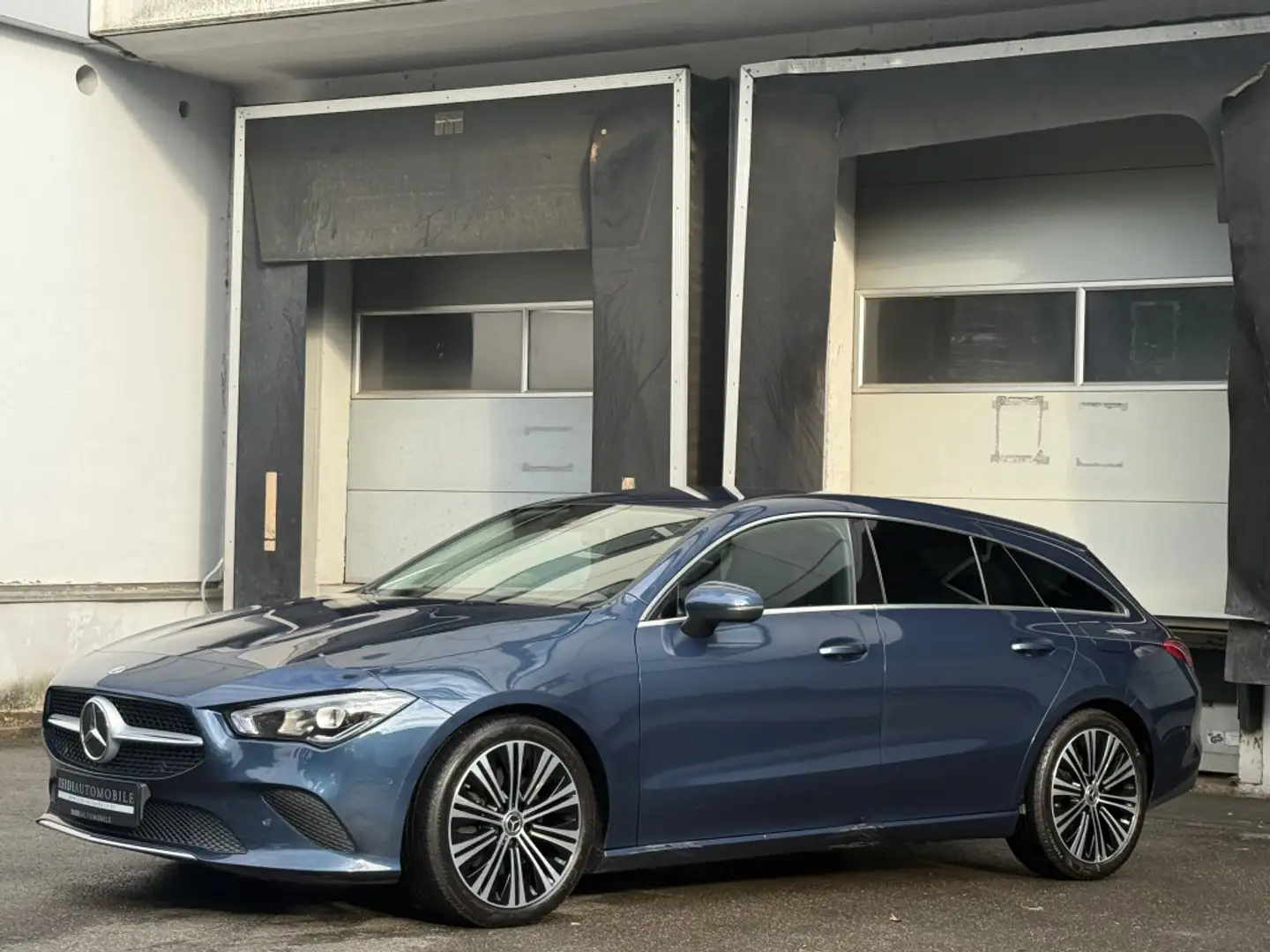 Mercedes-Benz CLA 220 D Progressive LED MBUX Bleu - 2