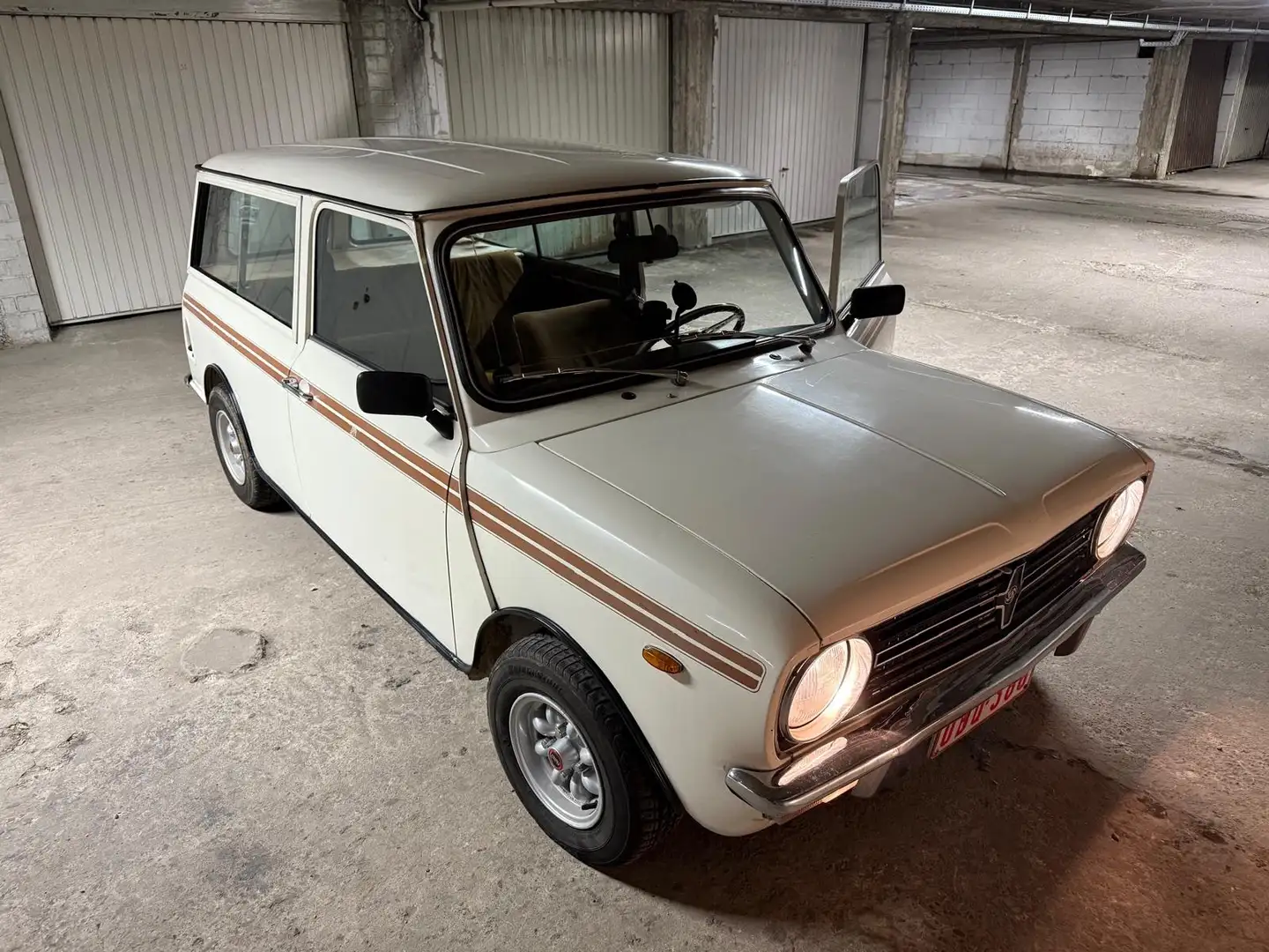 Austin Mini Estate Beige - 1